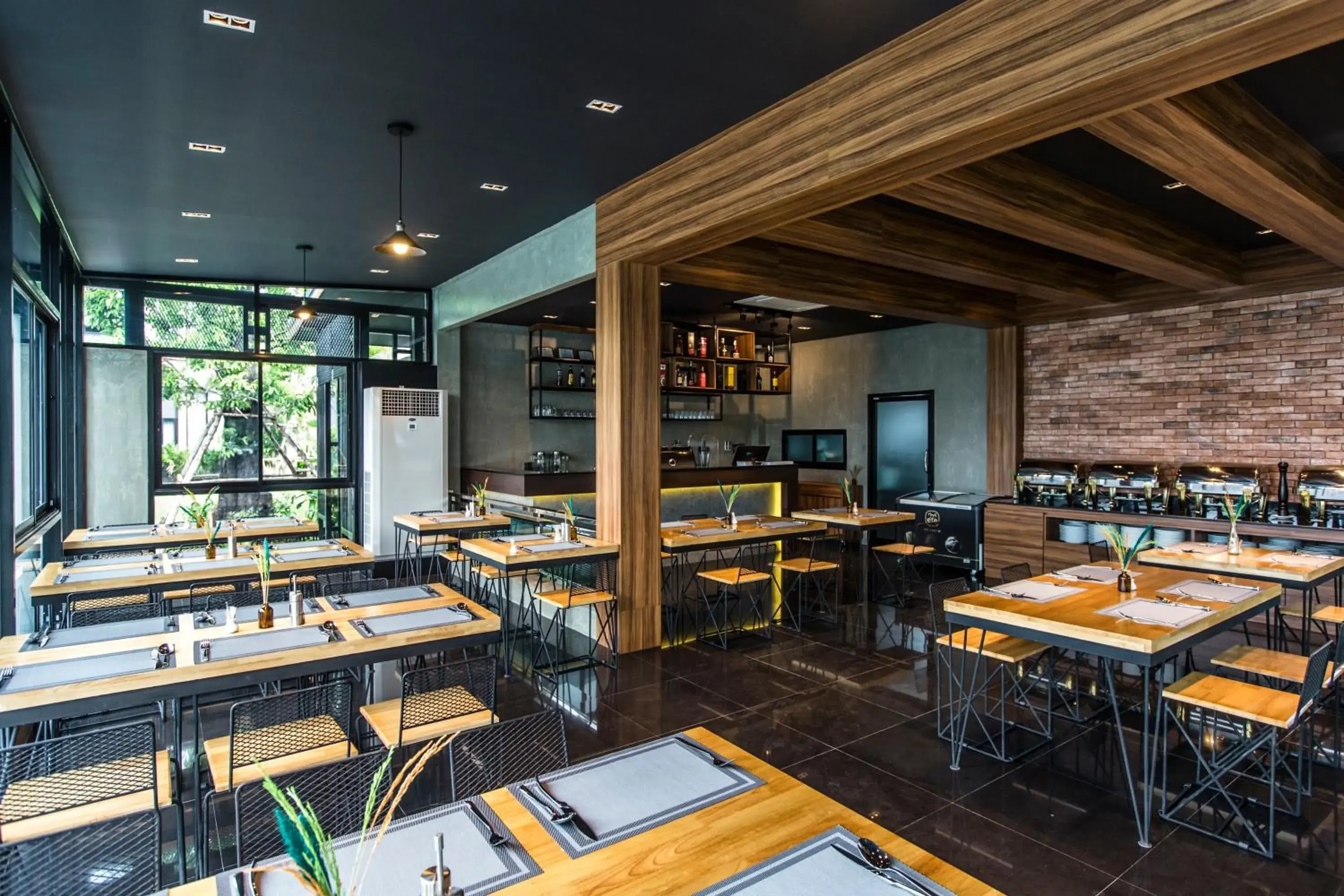 Restaurant/places to eat in Cresco Hotel Buriram Restaurant/places to eat in Cresco Hotel Buriram