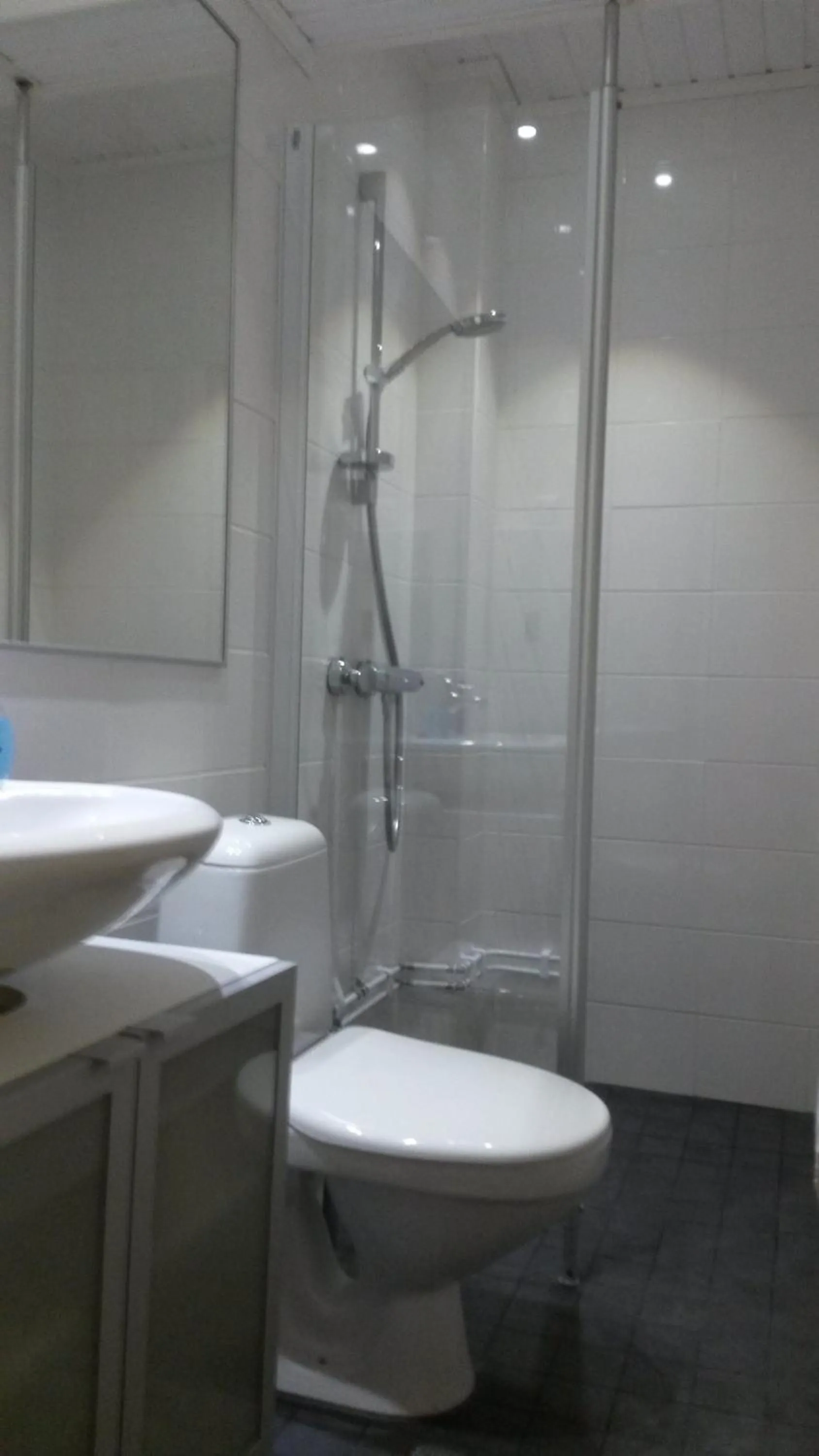 Shower in Kyykerin Kartano