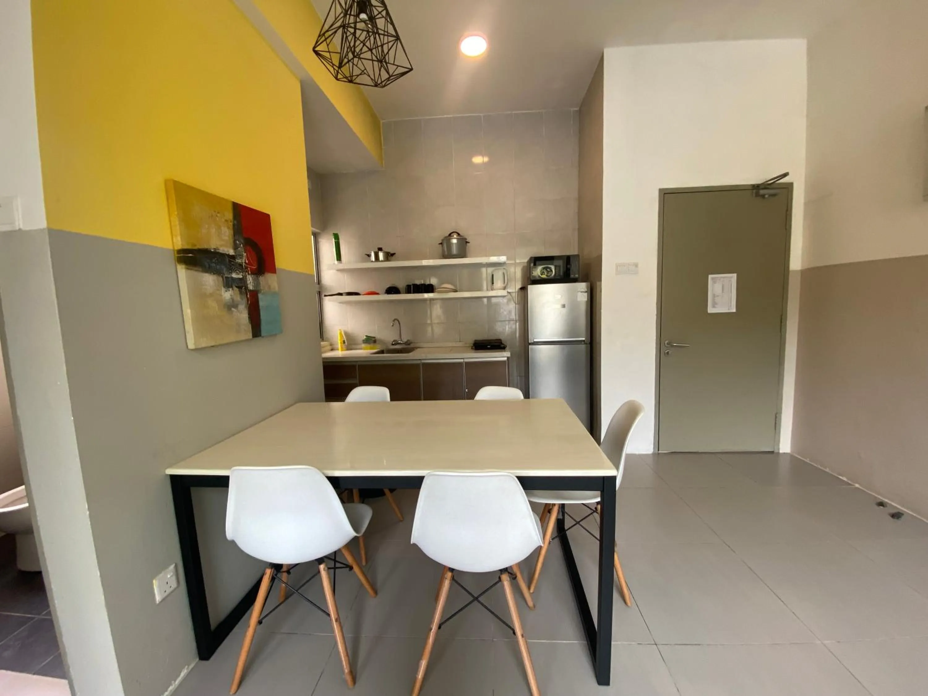 Kitchen or kitchenette in Play Residence at Golden Hills