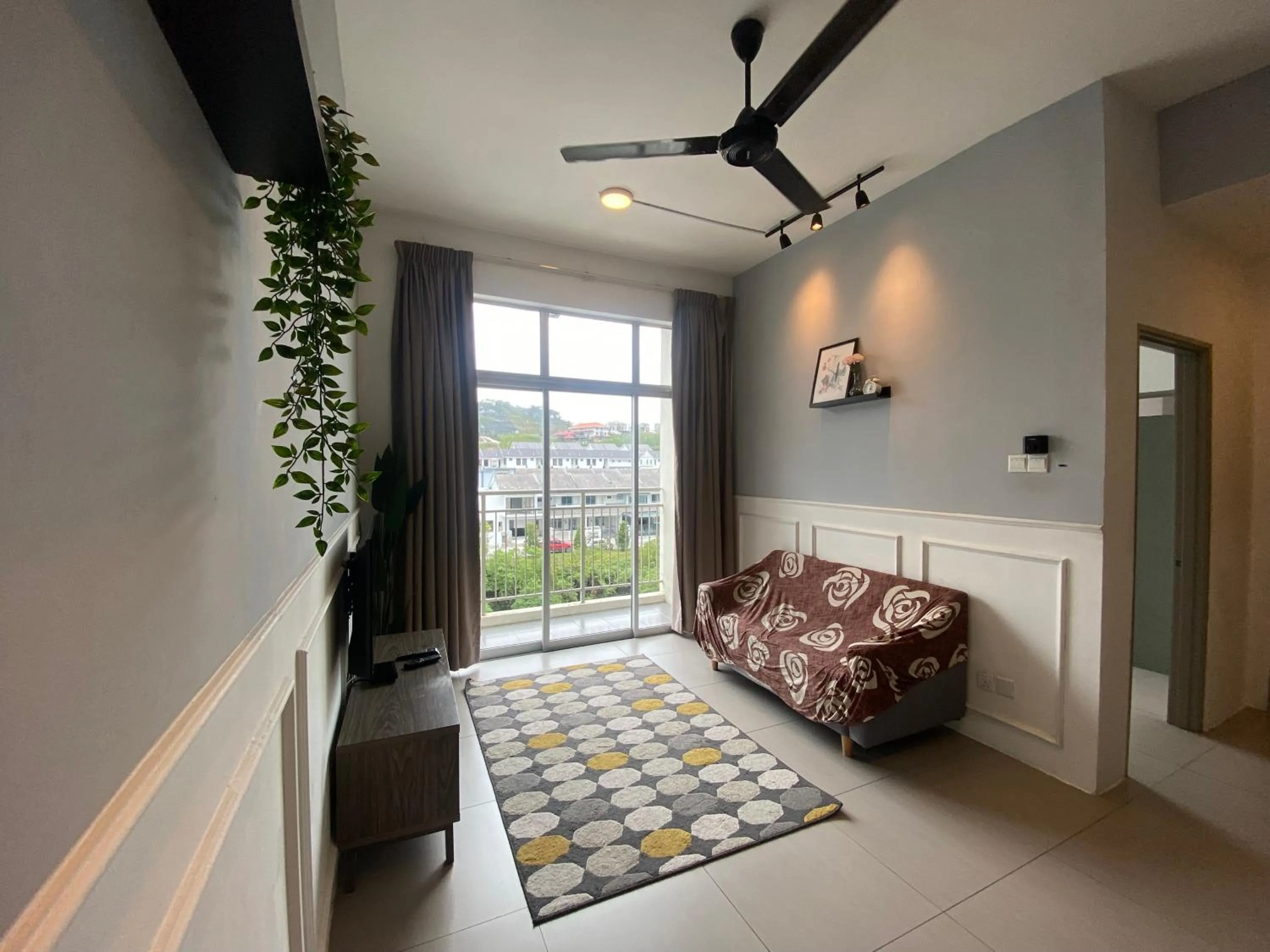 Living room, Bed in Play Residence at Golden Hills