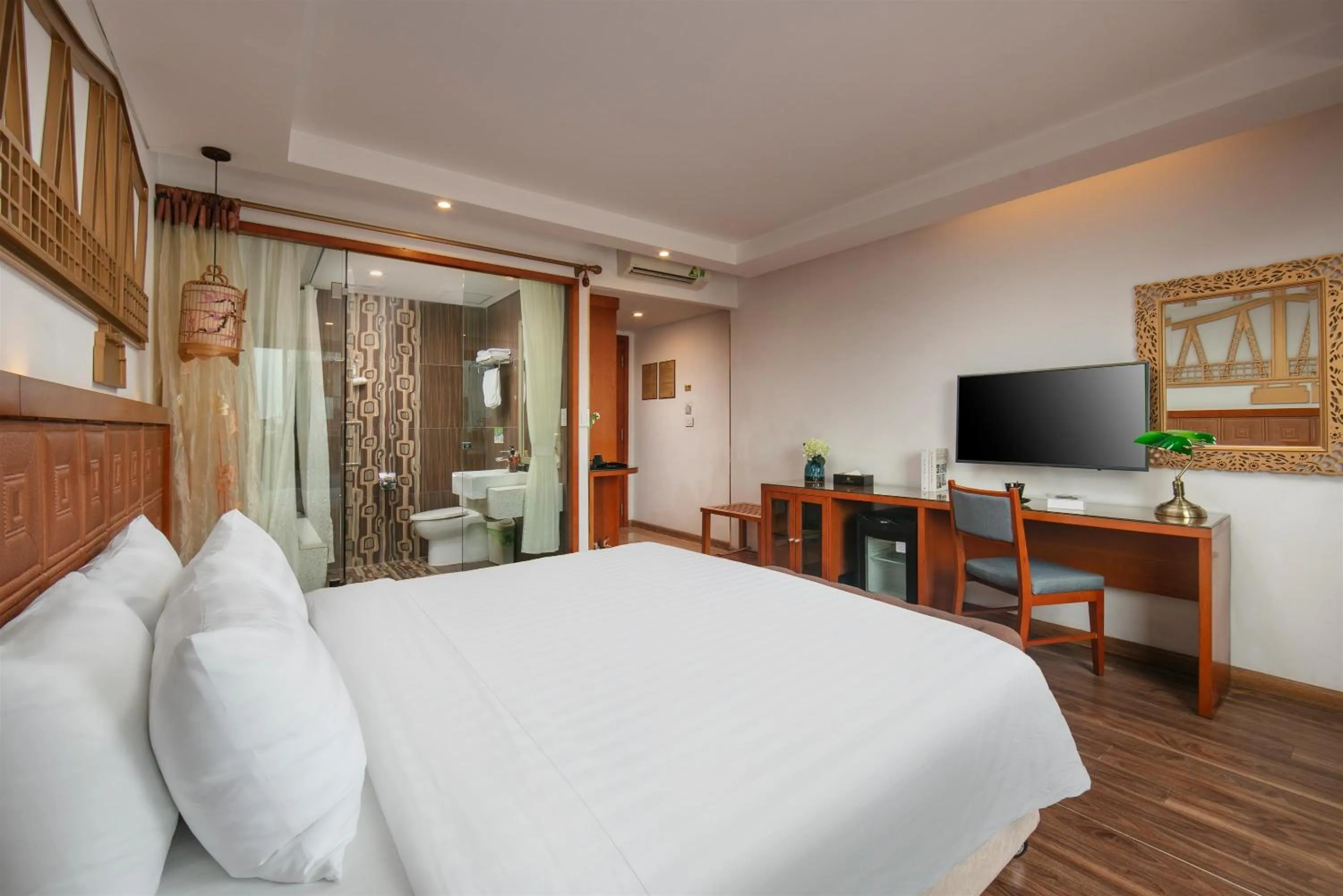 Bedroom, Bed in Hanoi Golden Holiday Hotel