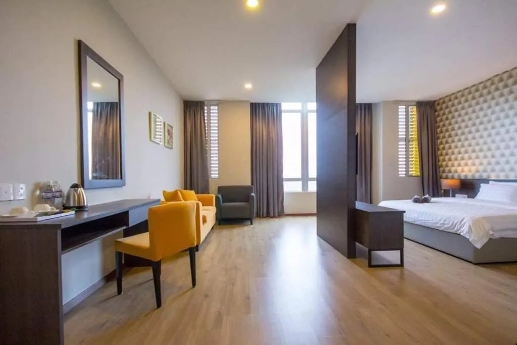 Photo of the whole room, Bed in OMG Hotel