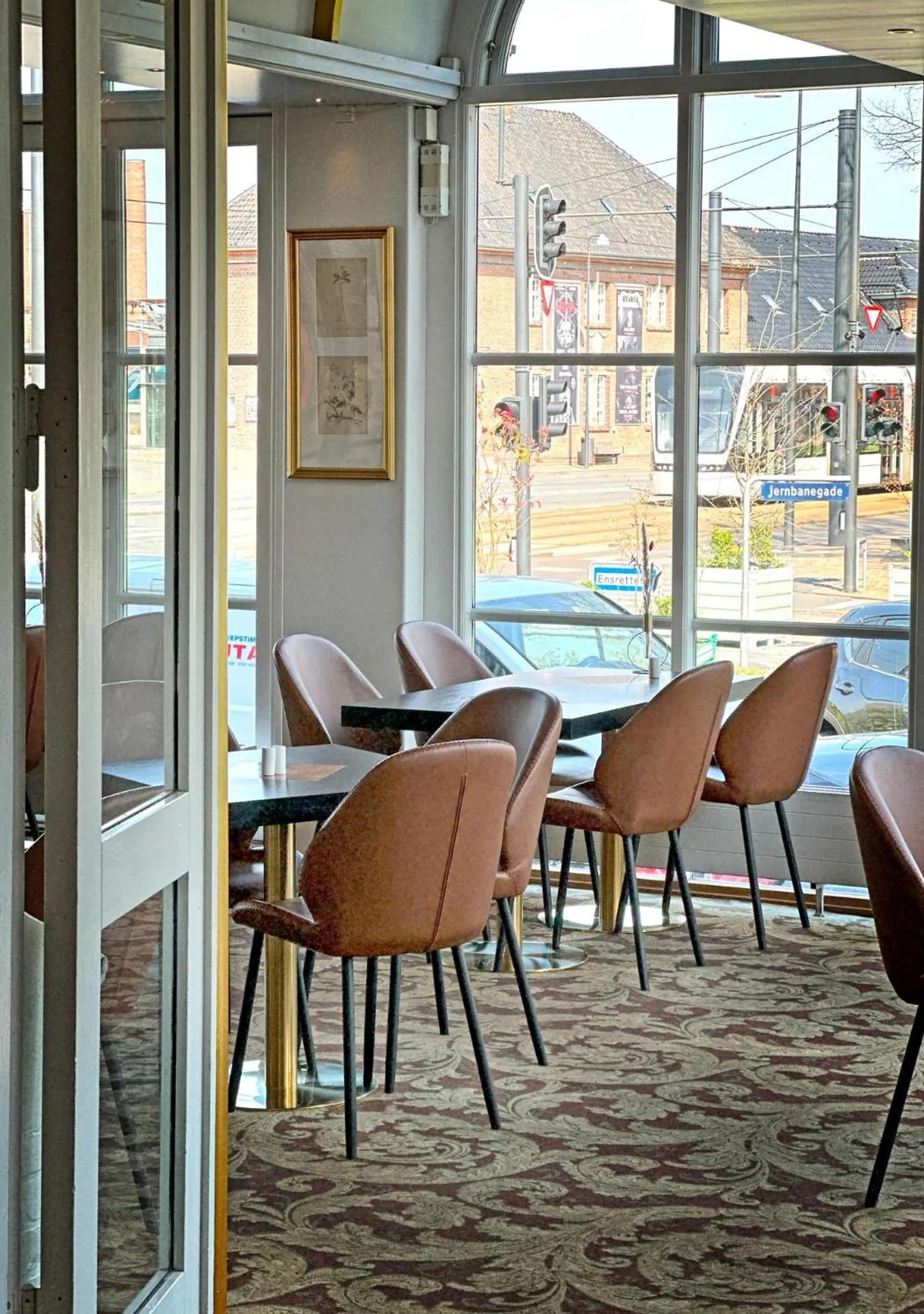 Restaurant/places to eat in Milling Hotel Plaza