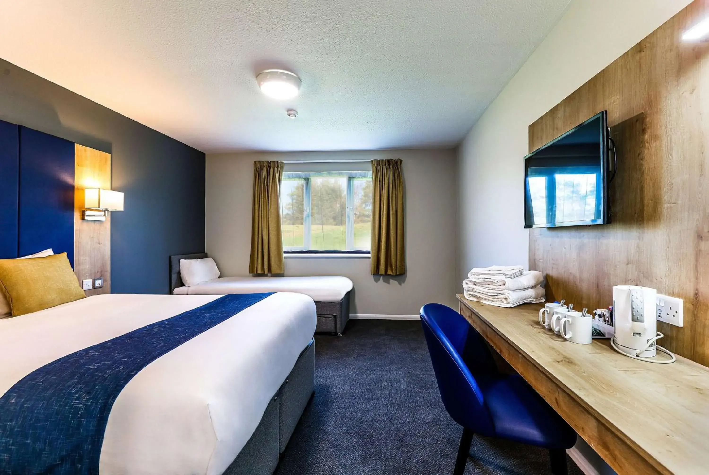 Photo of the whole room, Bed in Days Inn Hotel Gretna Green Photo of the whole room, Bed in Days Inn Hotel Gretna Green