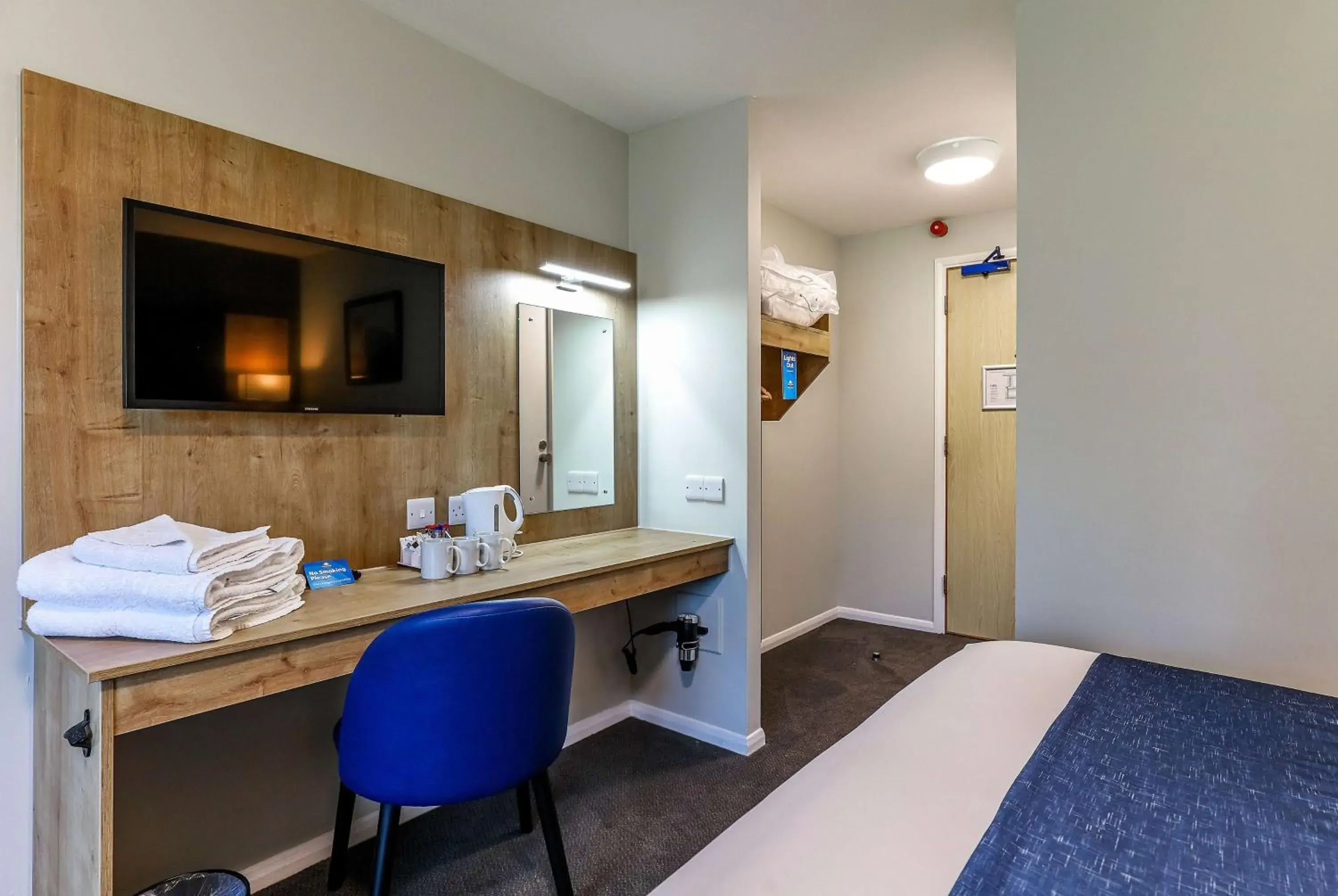 Photo of the whole room, Bed in Days Inn Hotel Gretna Green Photo of the whole room, Bed in Days Inn Hotel Gretna Green