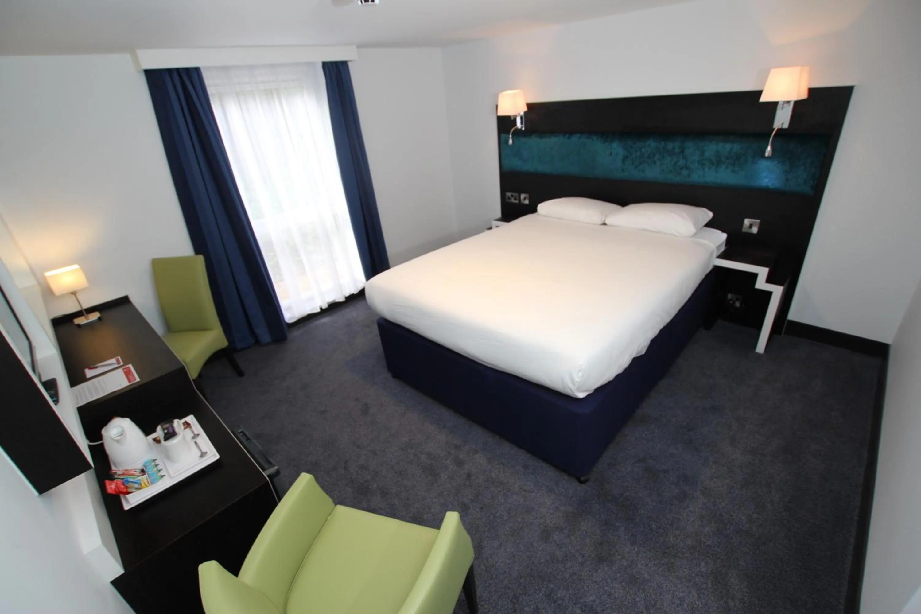 Bedroom, Bed in Ramada Oxford