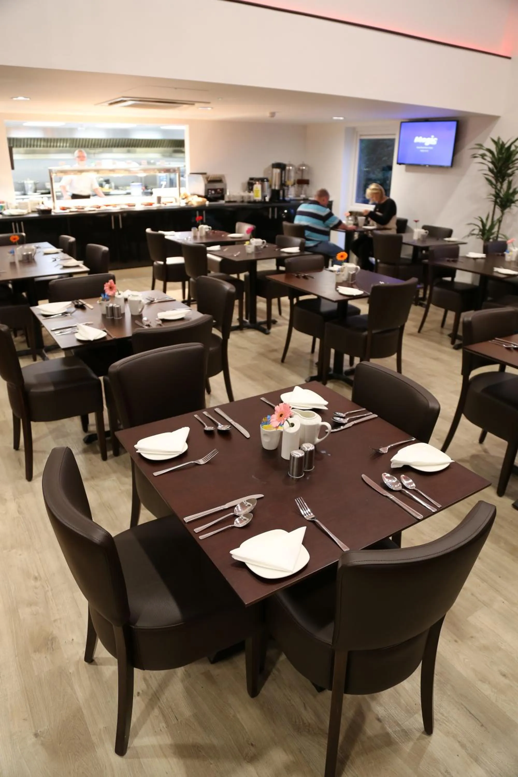 Restaurant/places to eat in Ramada Oxford