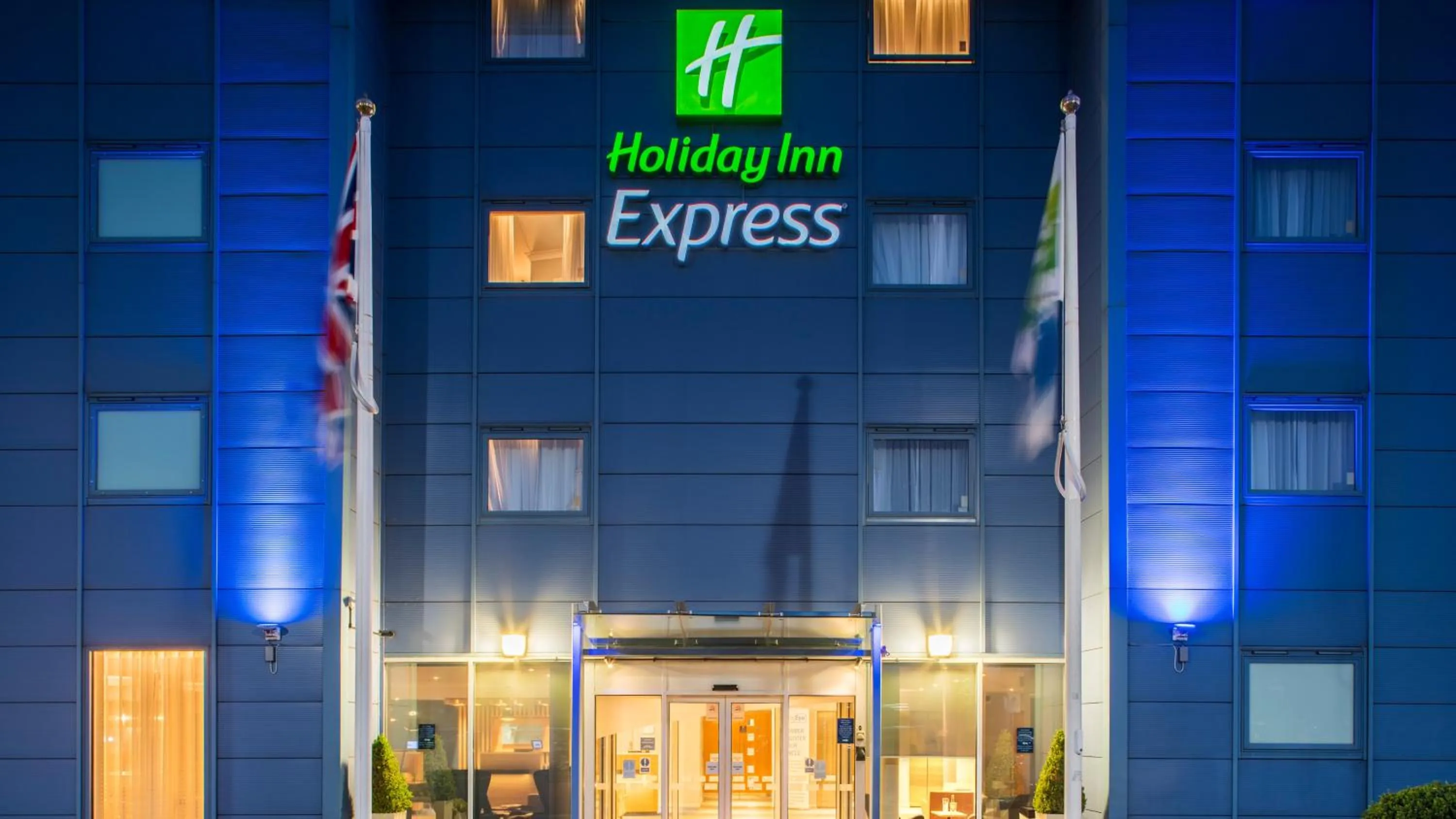 Property building in Holiday Inn Express Oxford Kassam Stadium by IHG