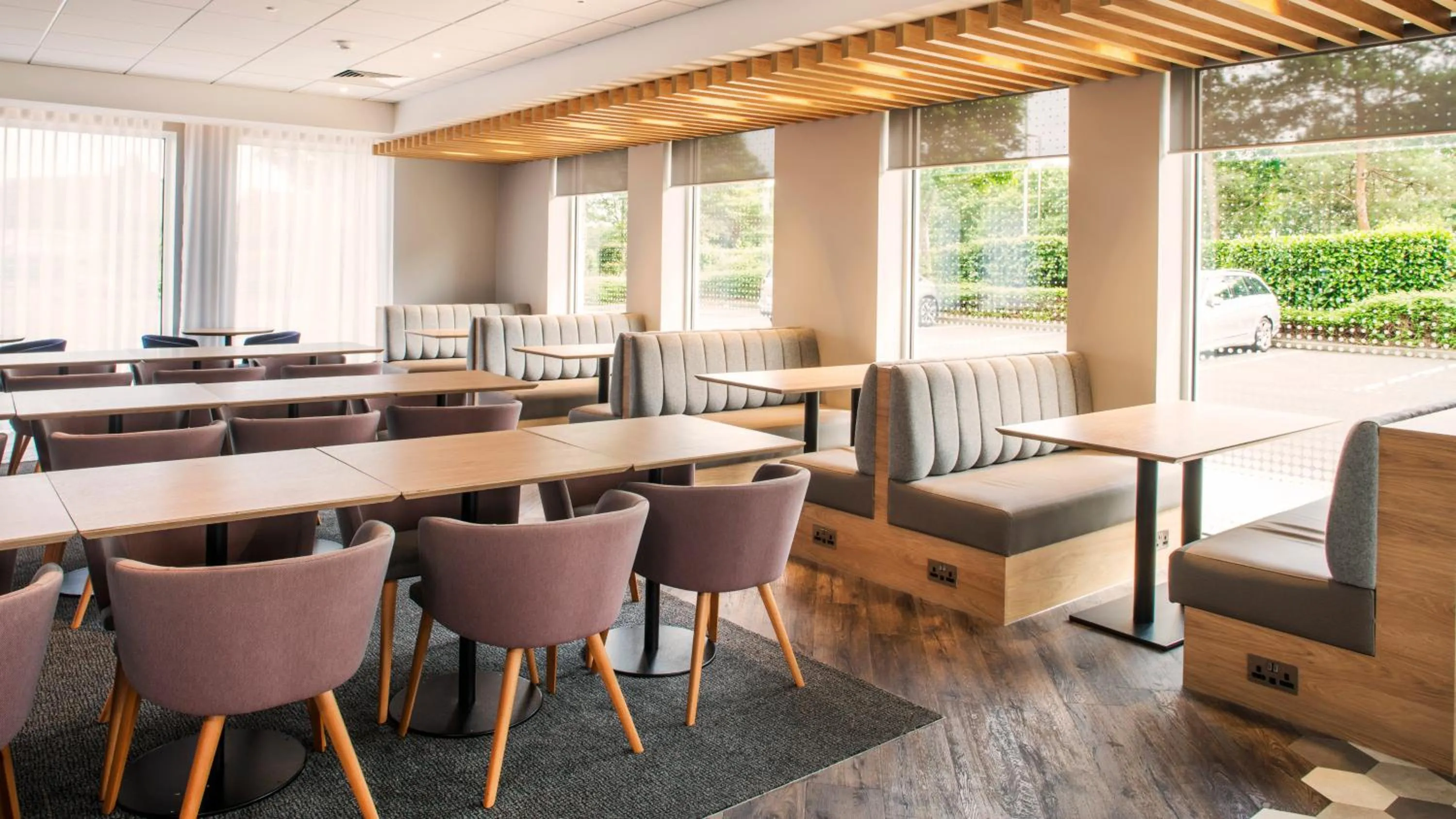 Breakfast in Holiday Inn Express Oxford Kassam Stadium by IHG