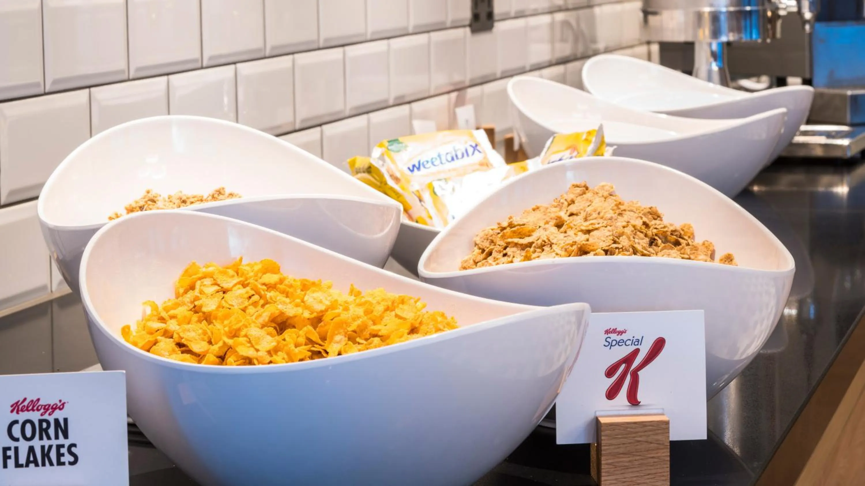 Breakfast in Holiday Inn Express Oxford Kassam Stadium by IHG