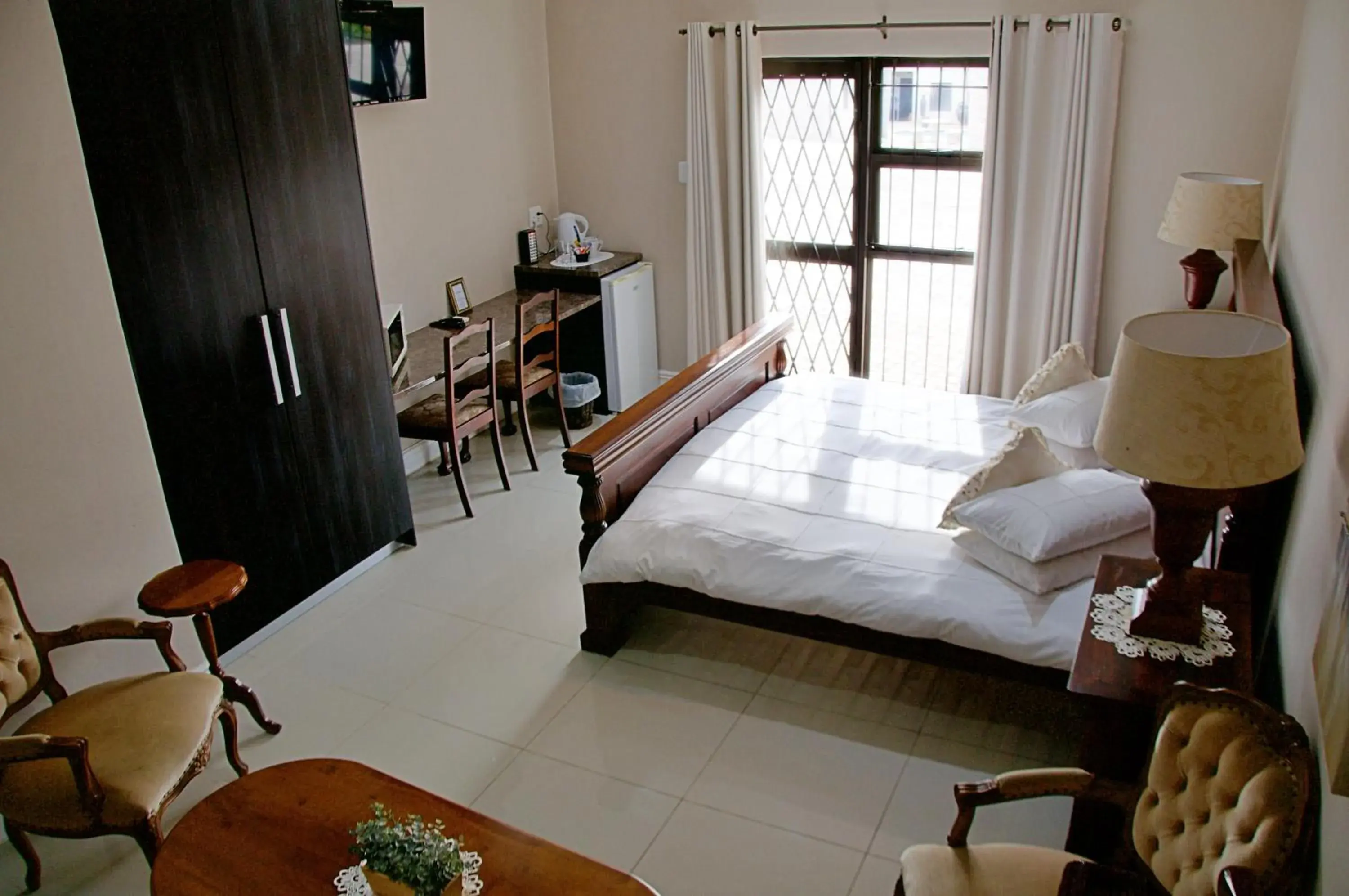 Deluxe King Suite in Mi Casa Guest House Deluxe King Suite in Mi Casa Guest House