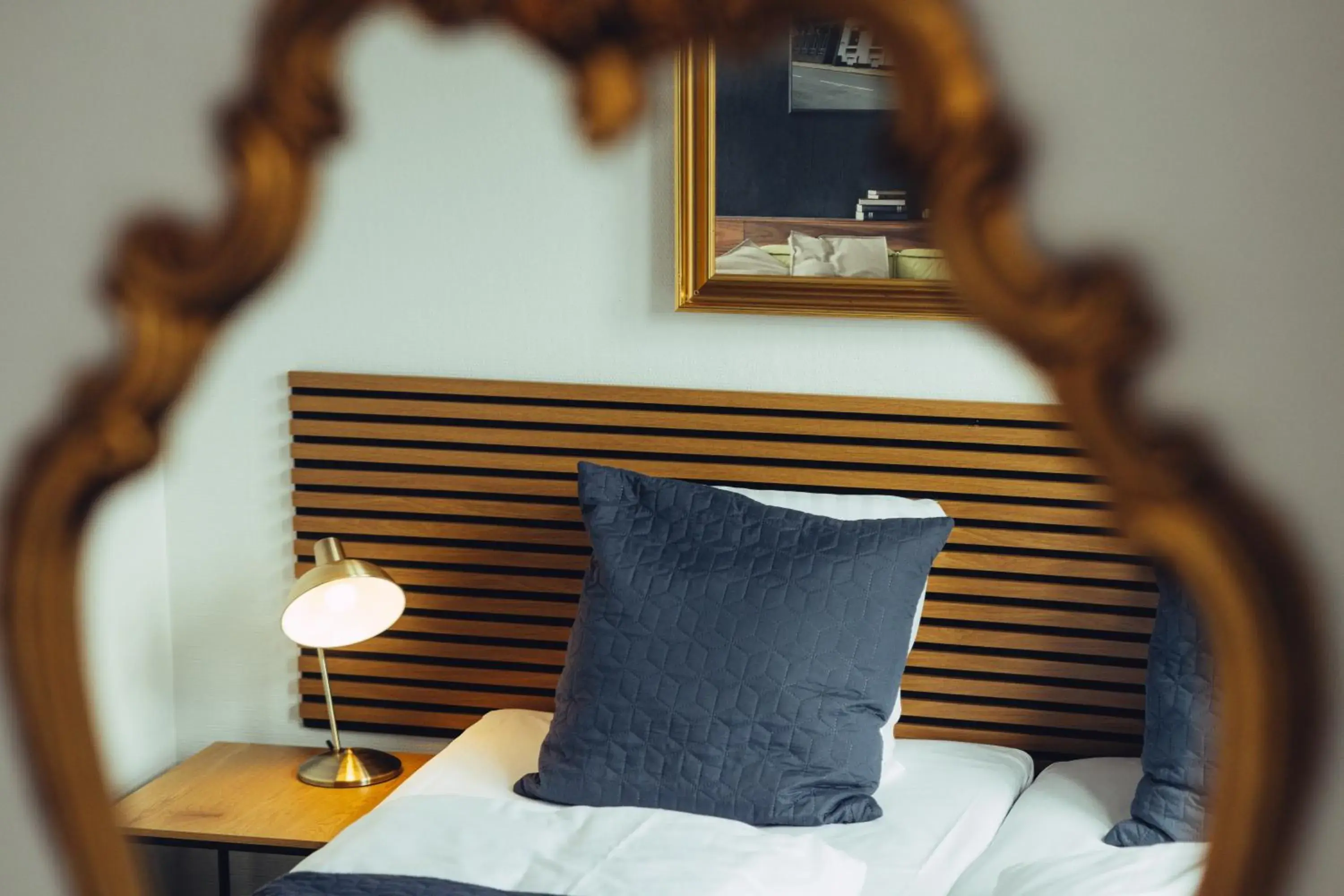 Bedroom, Bed in Milling Hotel Windsor Bedroom, Bed in Milling Hotel Windsor