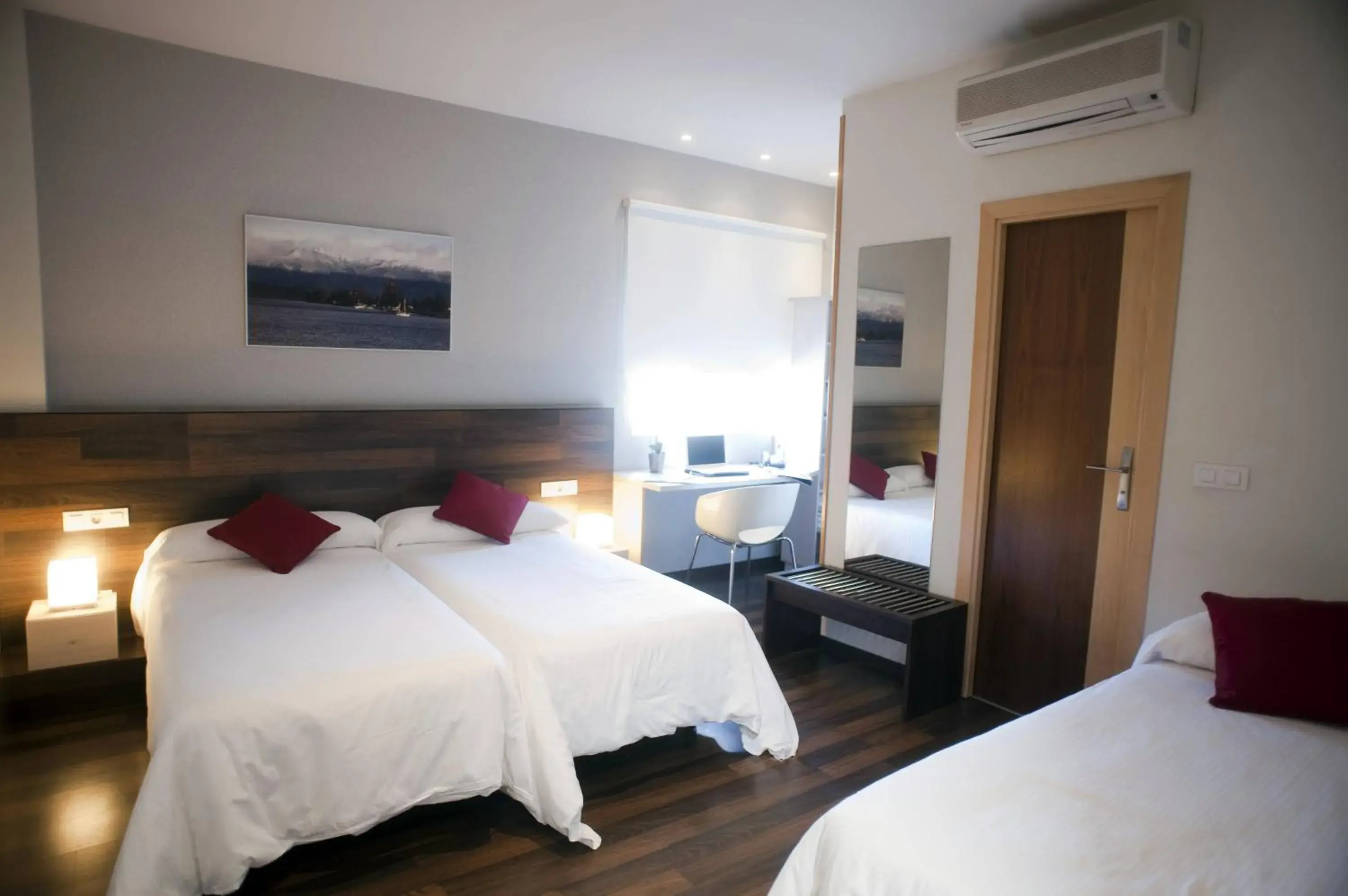 Triple Room in Hotel Beasain Triple Room in Hotel Beasain