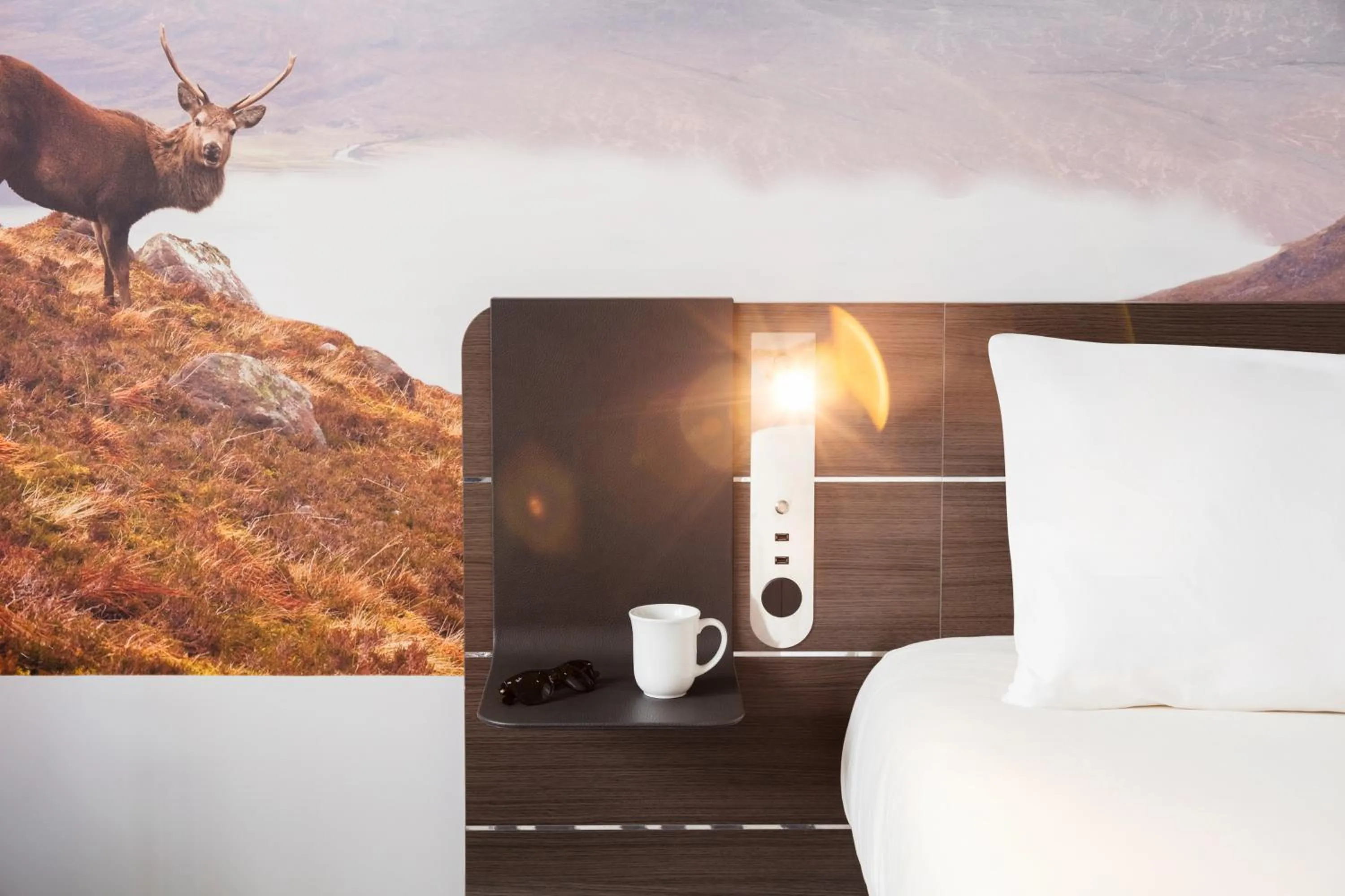 Photo of the whole room, Bed in Novotel Edinburgh Centre