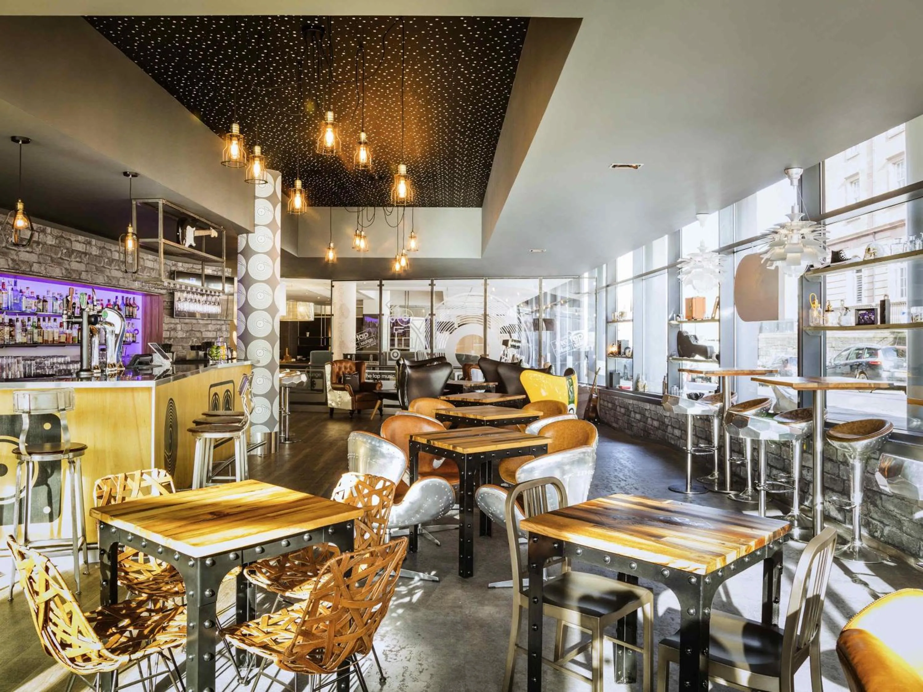 Restaurant/places to eat in Novotel Edinburgh Centre