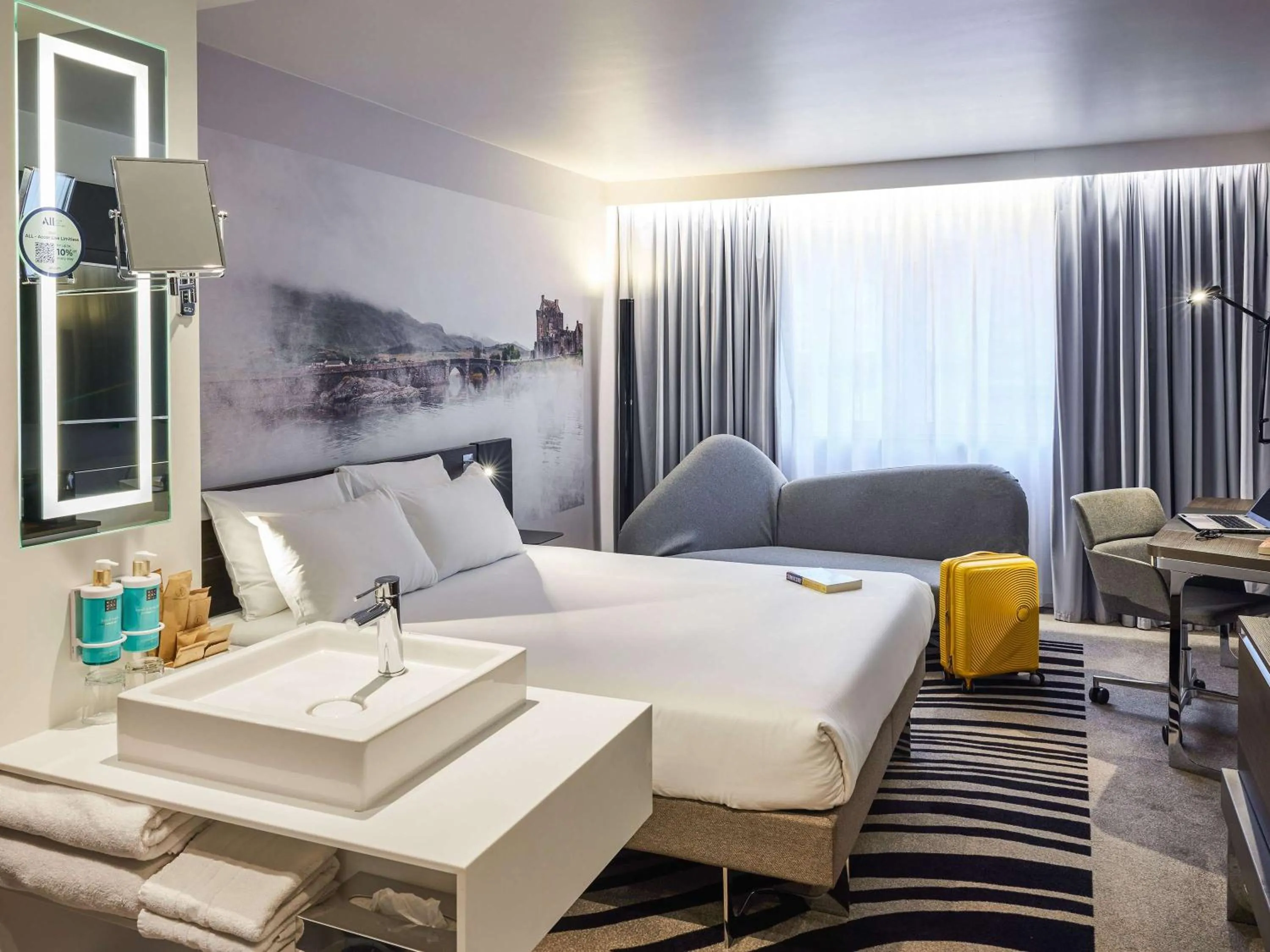 Bed in Novotel Edinburgh Centre