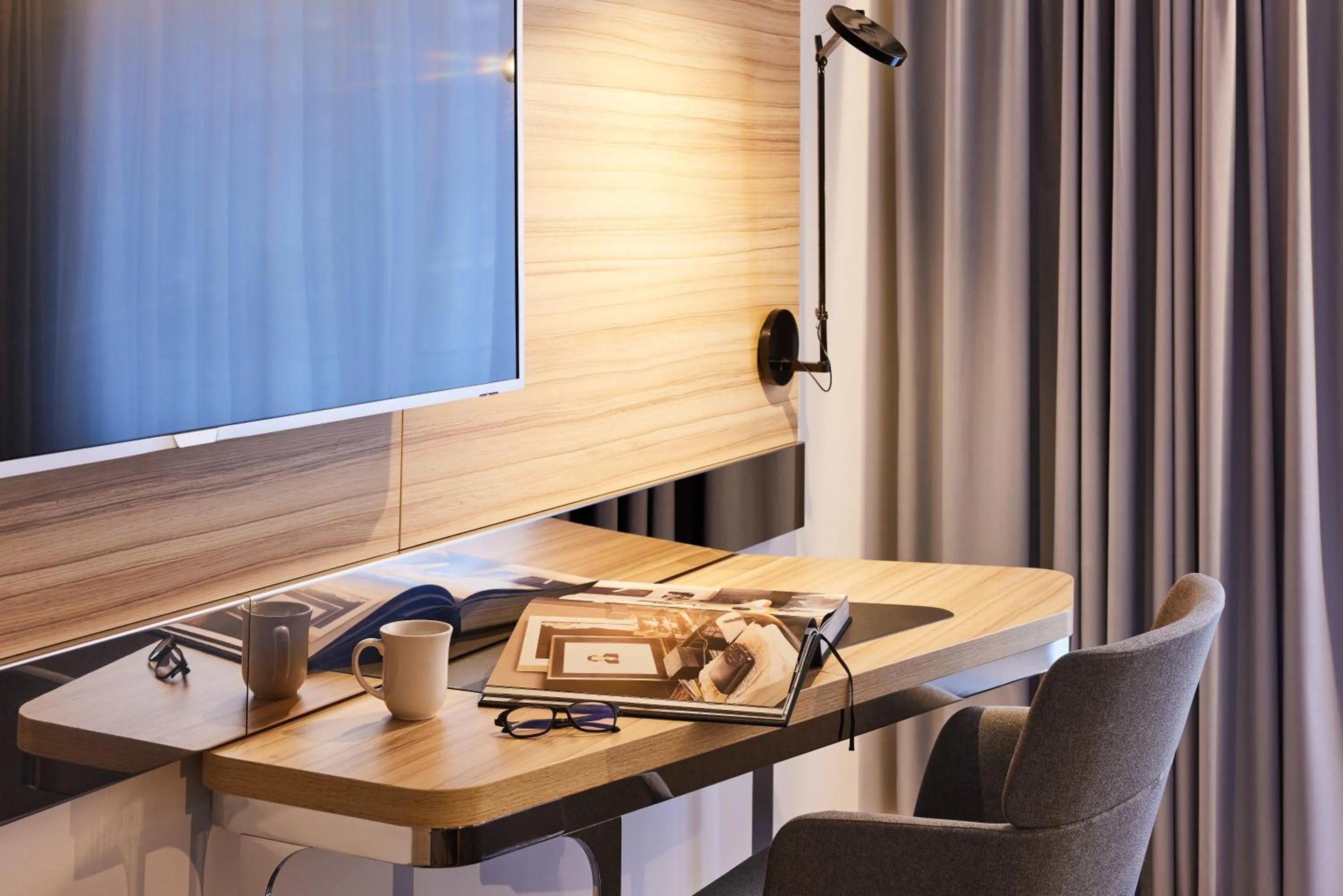 hair dresser in Novotel Edinburgh Centre