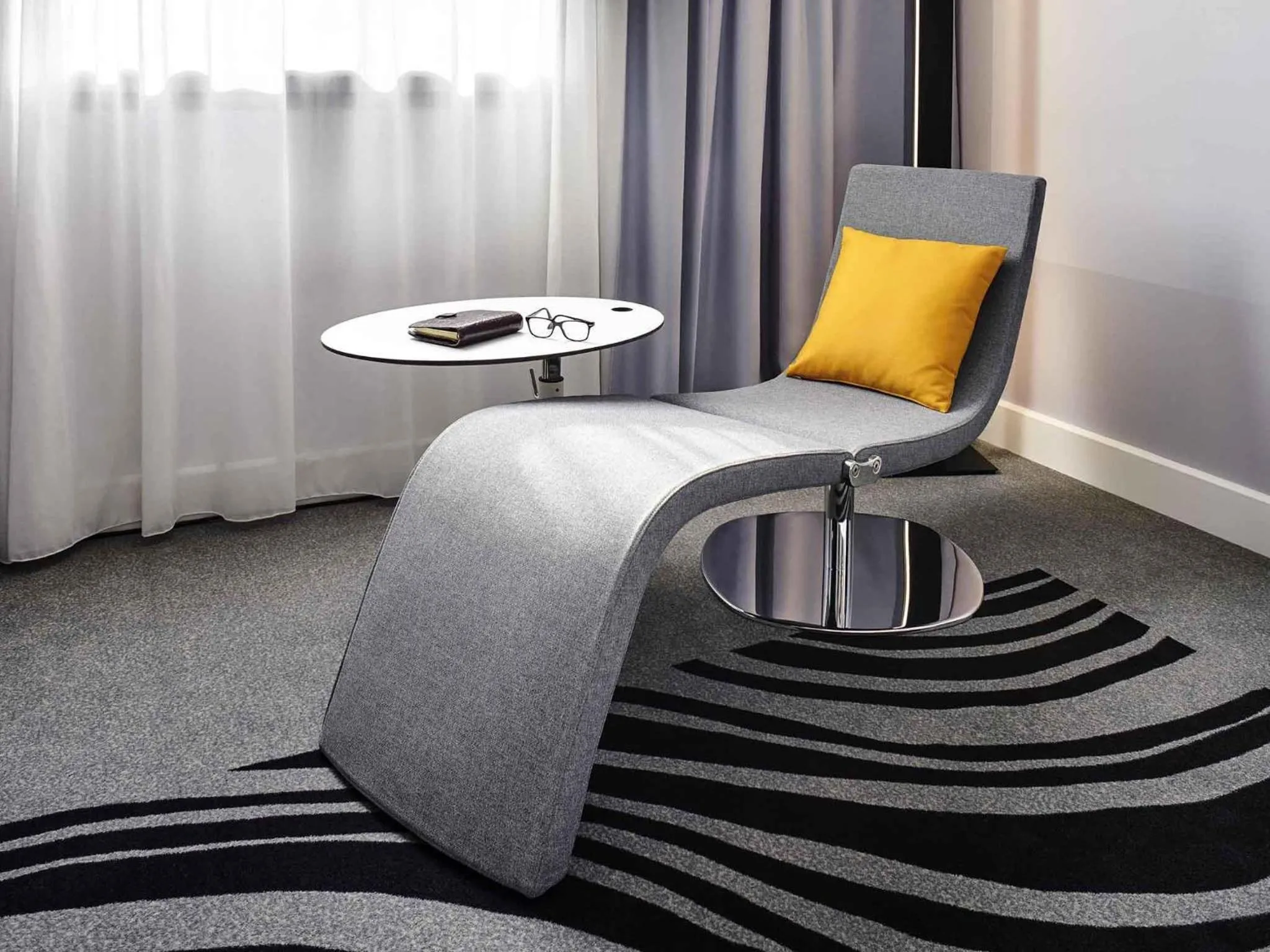 Bedroom, Bed in Novotel Edinburgh Centre