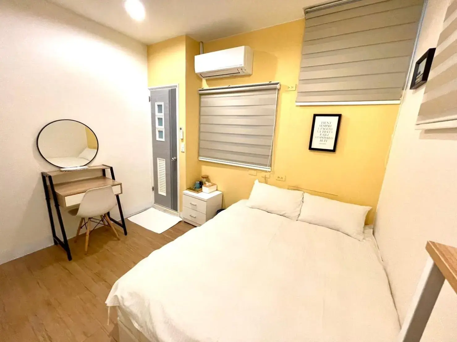 Photo of the whole room, Bed in 淡水民宿-台北Yes Hotel Photo of the whole room, Bed in 淡水民宿-台北Yes Hotel