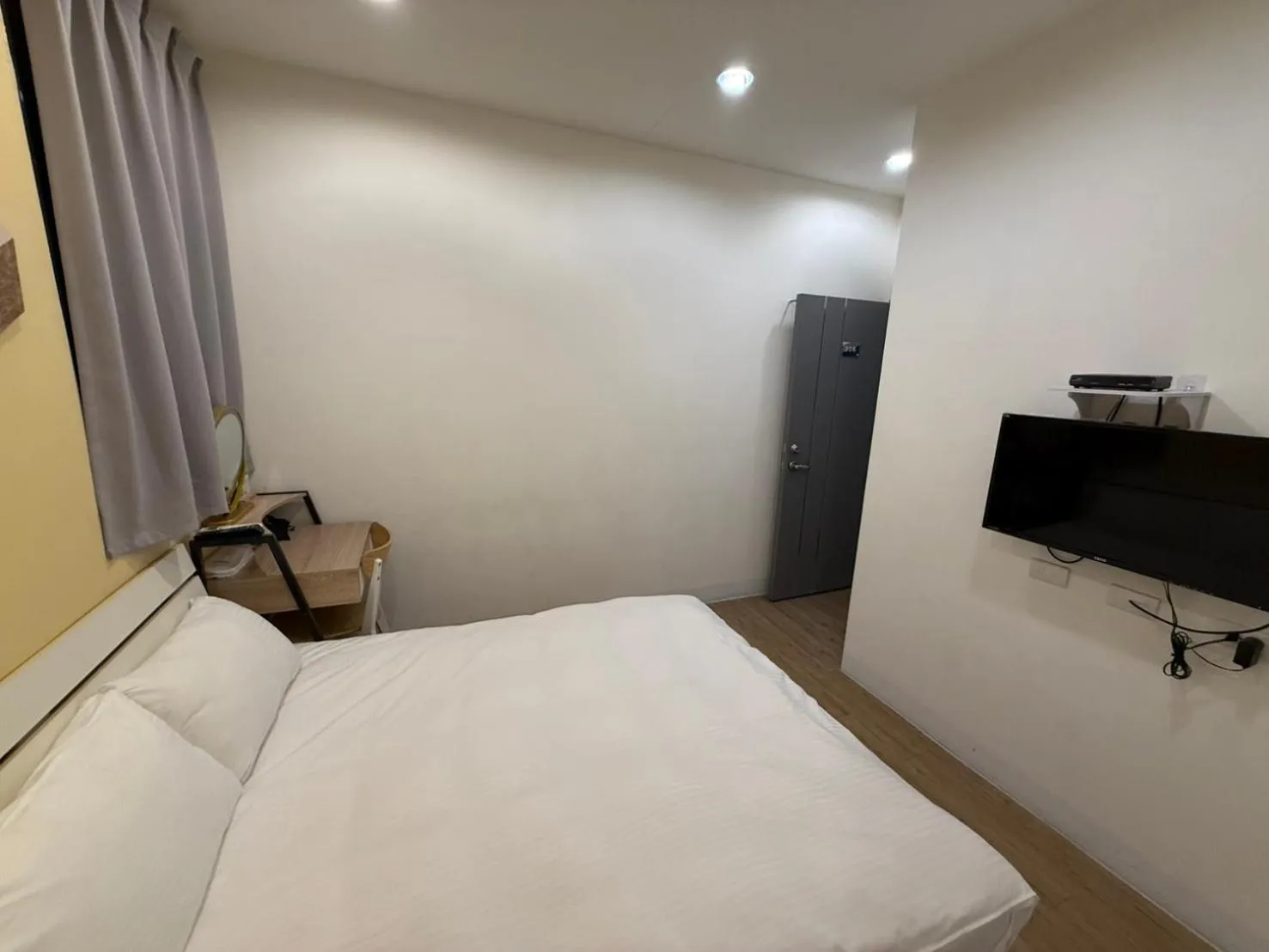 Decorative detail, Bed in 淡水民宿-台北Yes Hotel