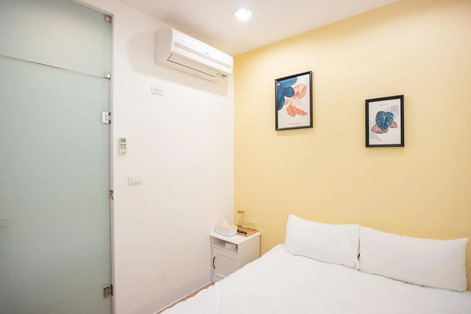 Photo of the whole room, Bed in 淡水民宿-台北Yes Hotel