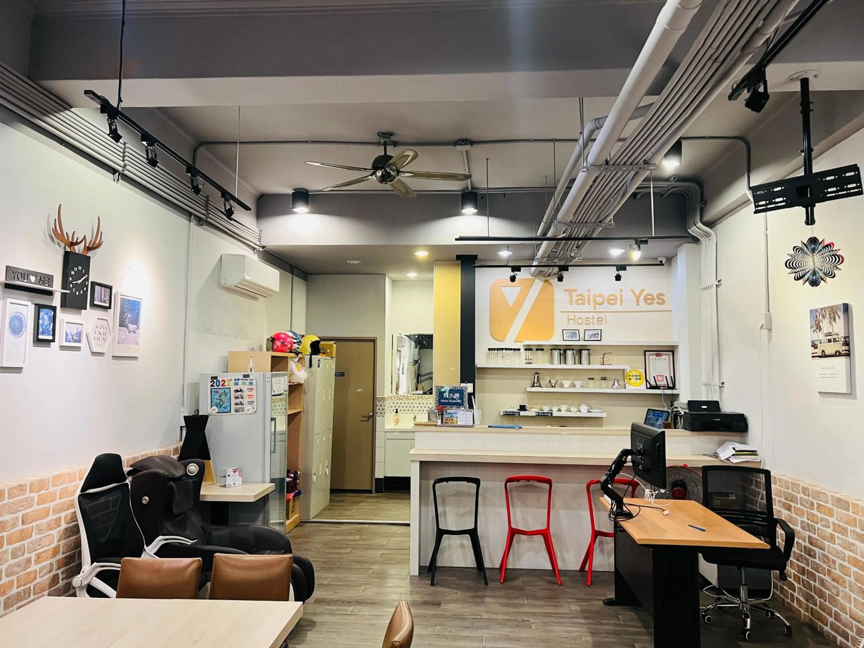 Restaurant/places to eat in 淡水民宿-台北Yes Hotel