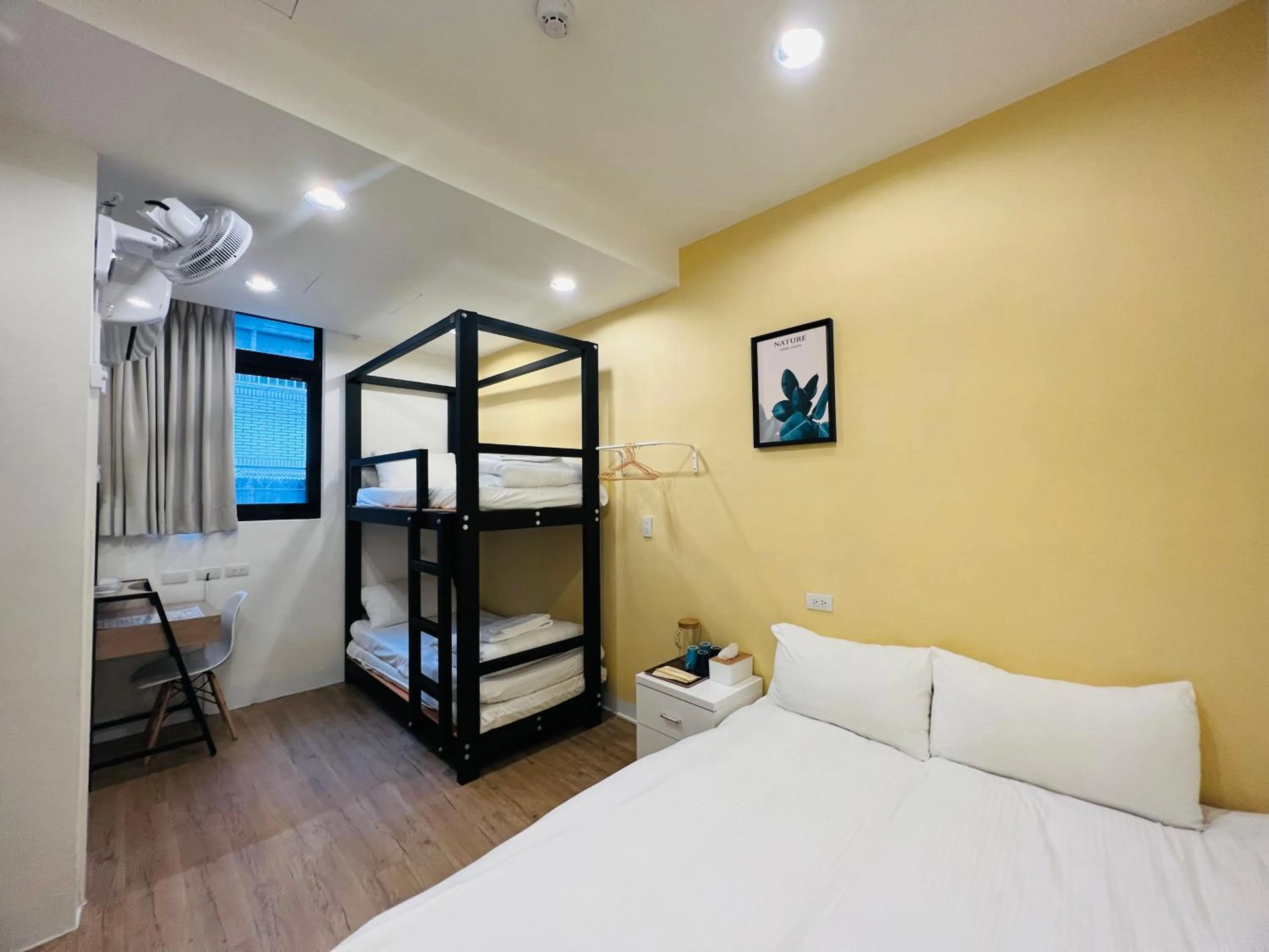 Photo of the whole room, Bed in 淡水民宿-台北Yes Hotel