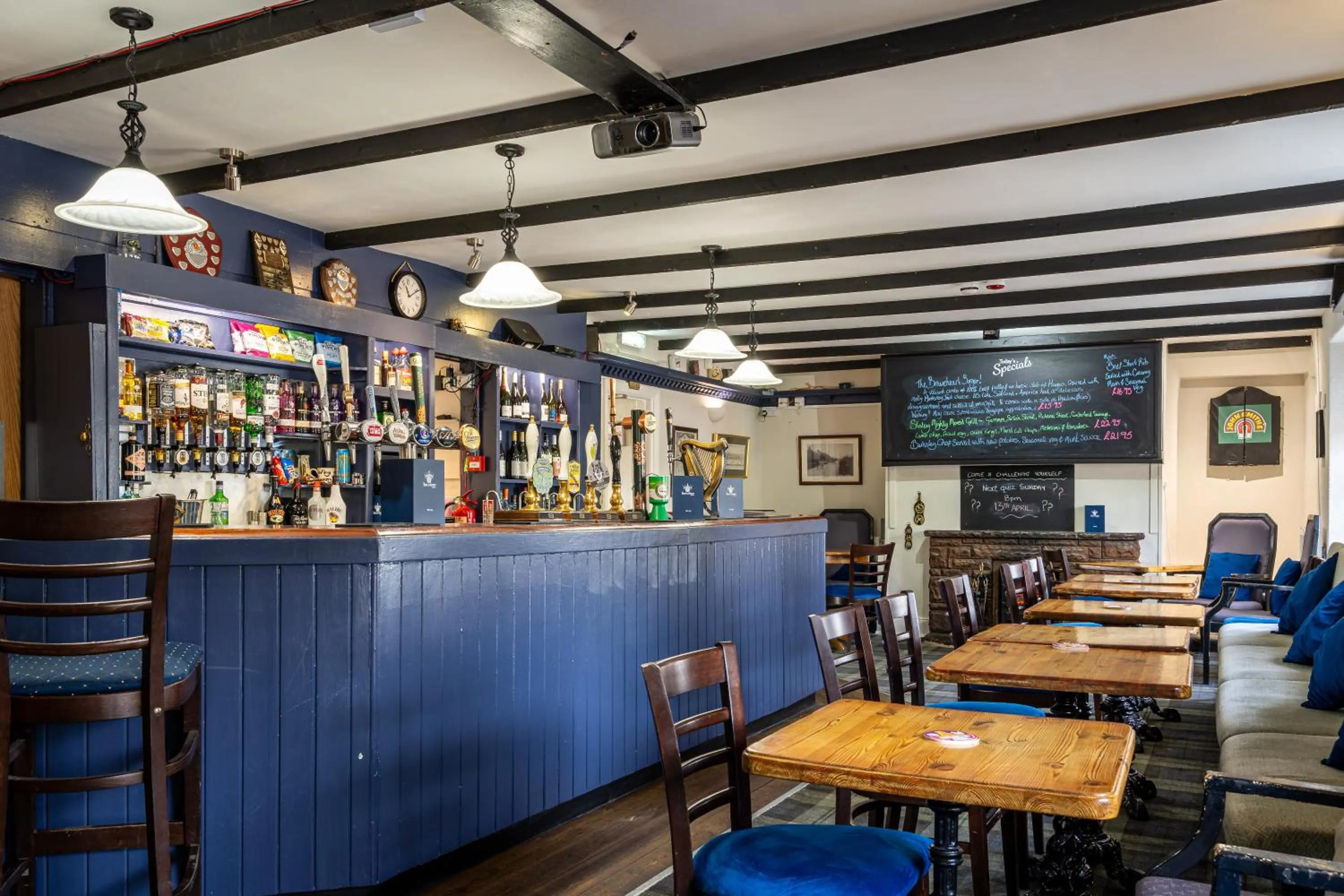 Lounge or bar in Rose & Crown