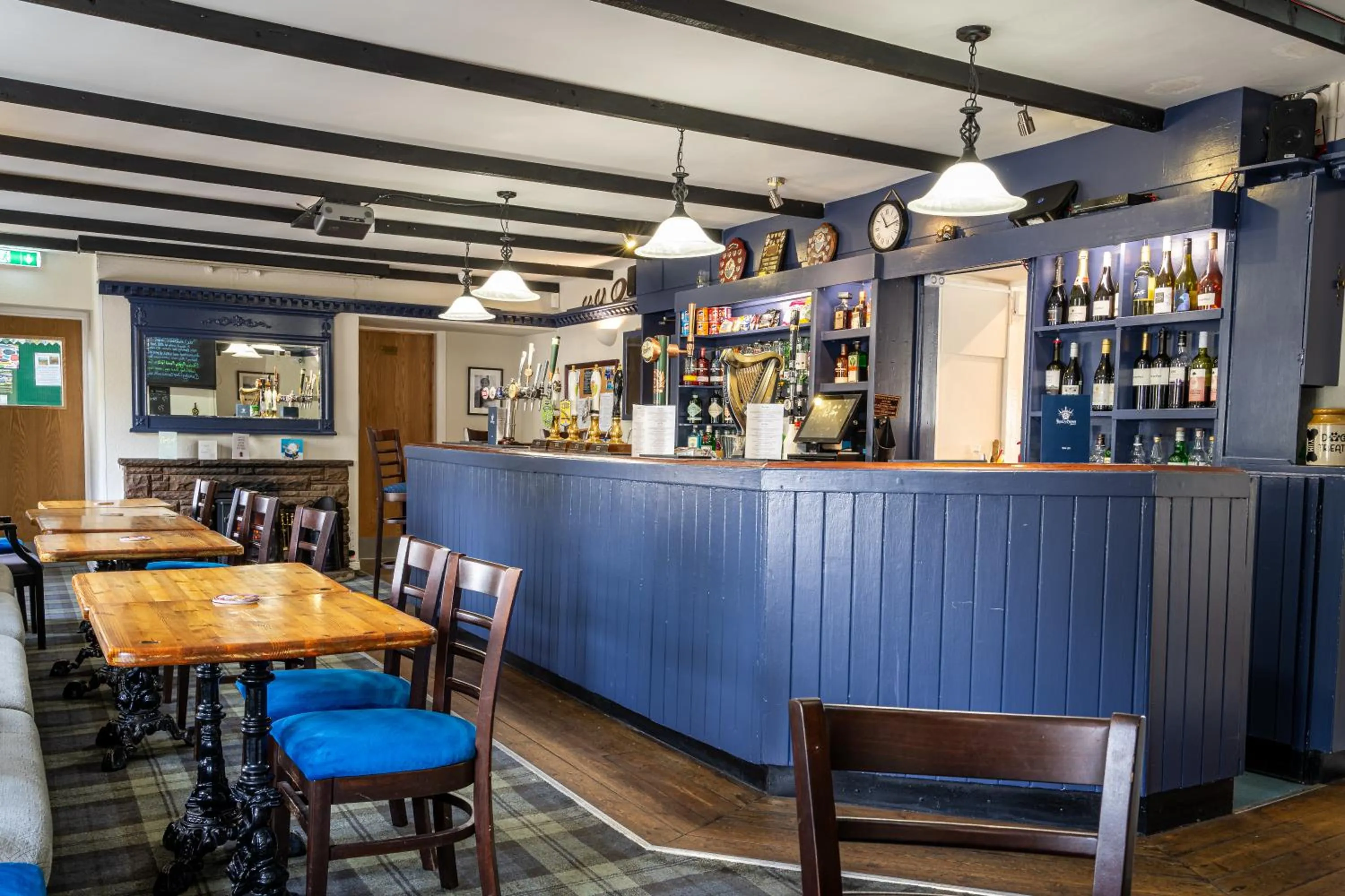 Lounge or bar in Rose & Crown