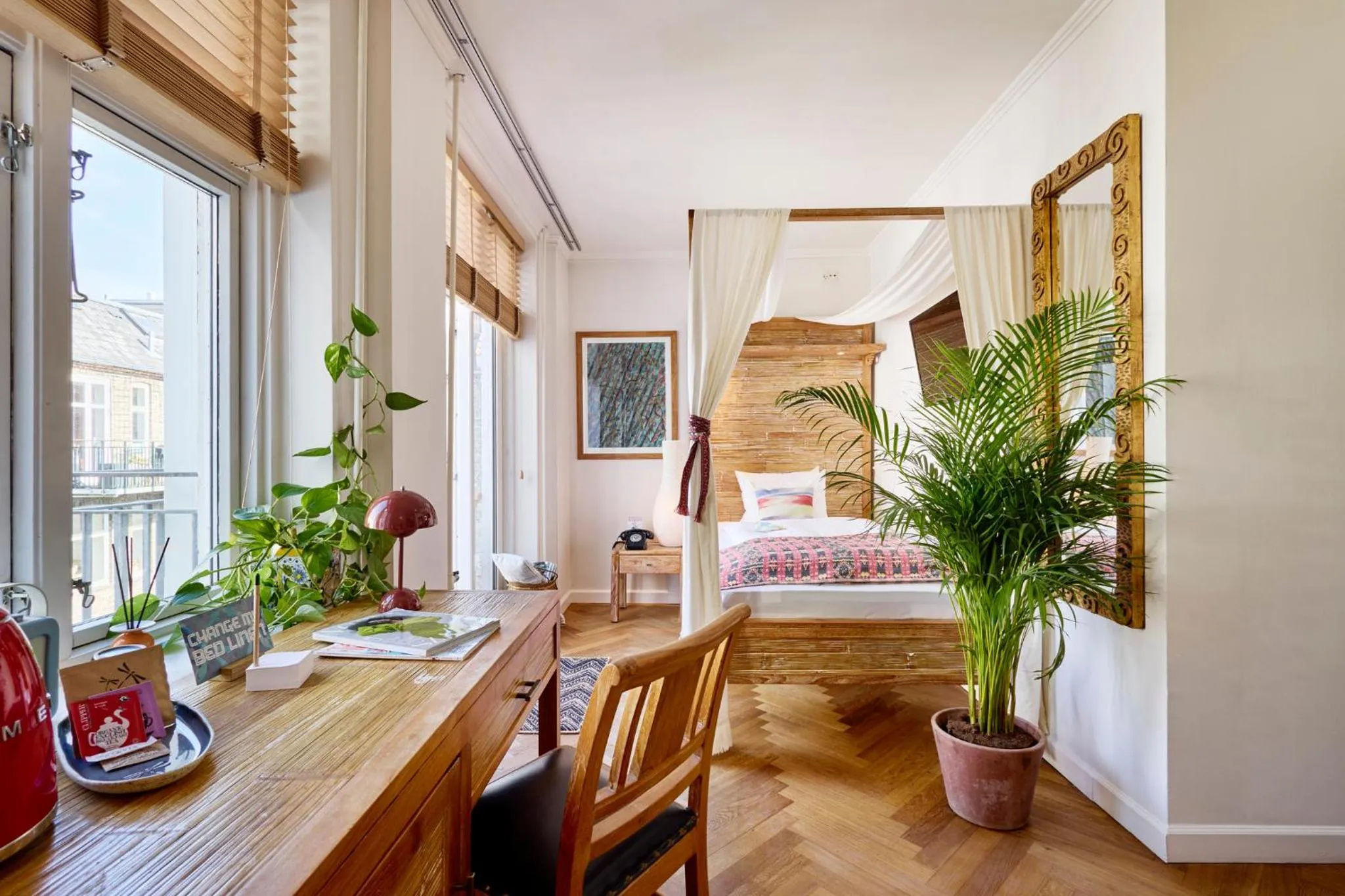 Bedroom, Bed in Axel Guldsmeden