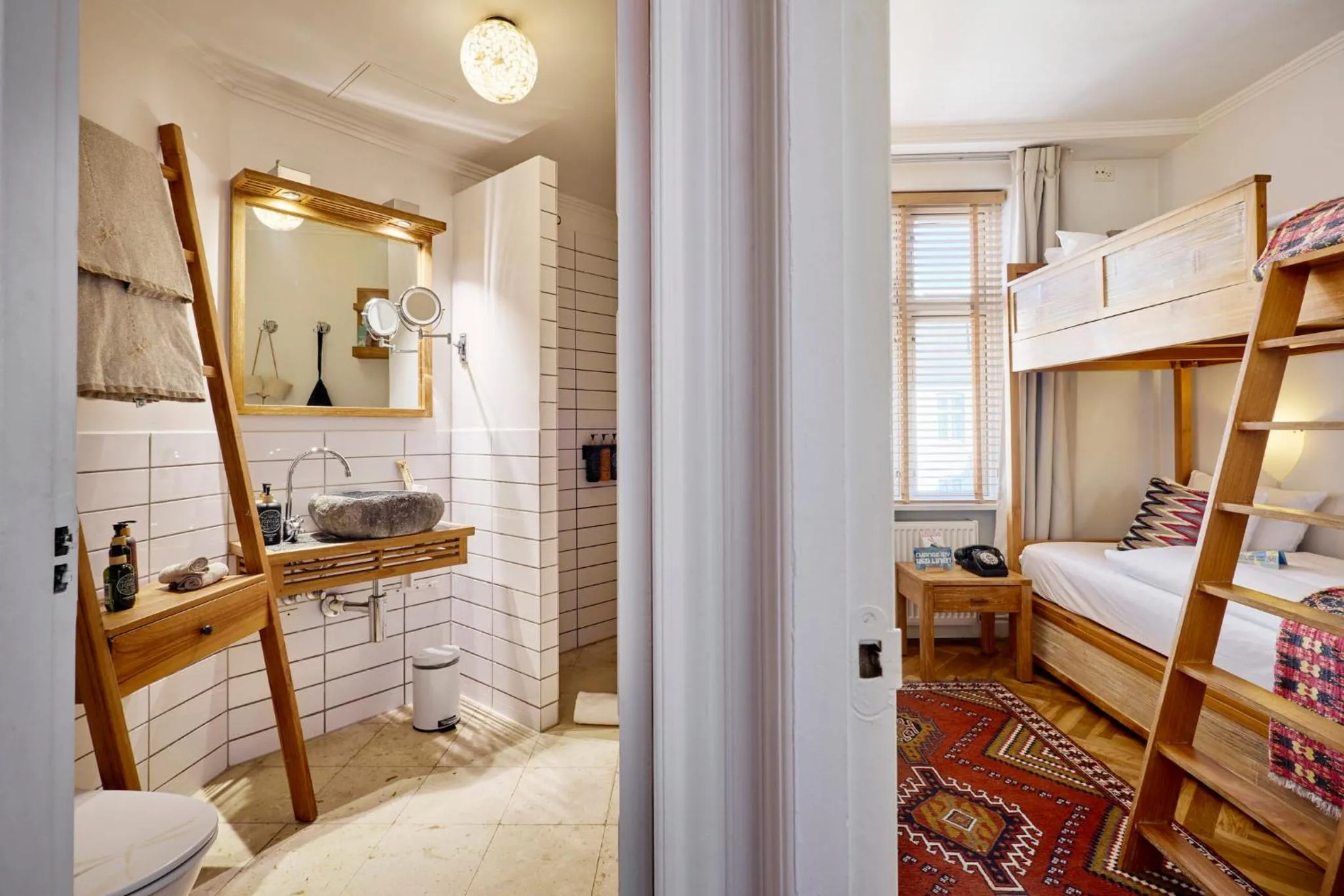 Bedroom, Bed in Axel Guldsmeden