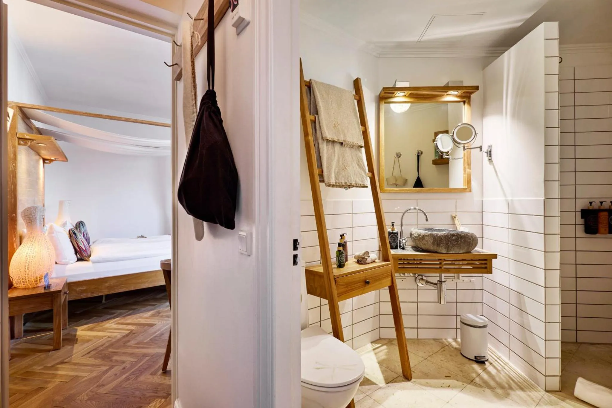 Bathroom, Bed in Axel Guldsmeden