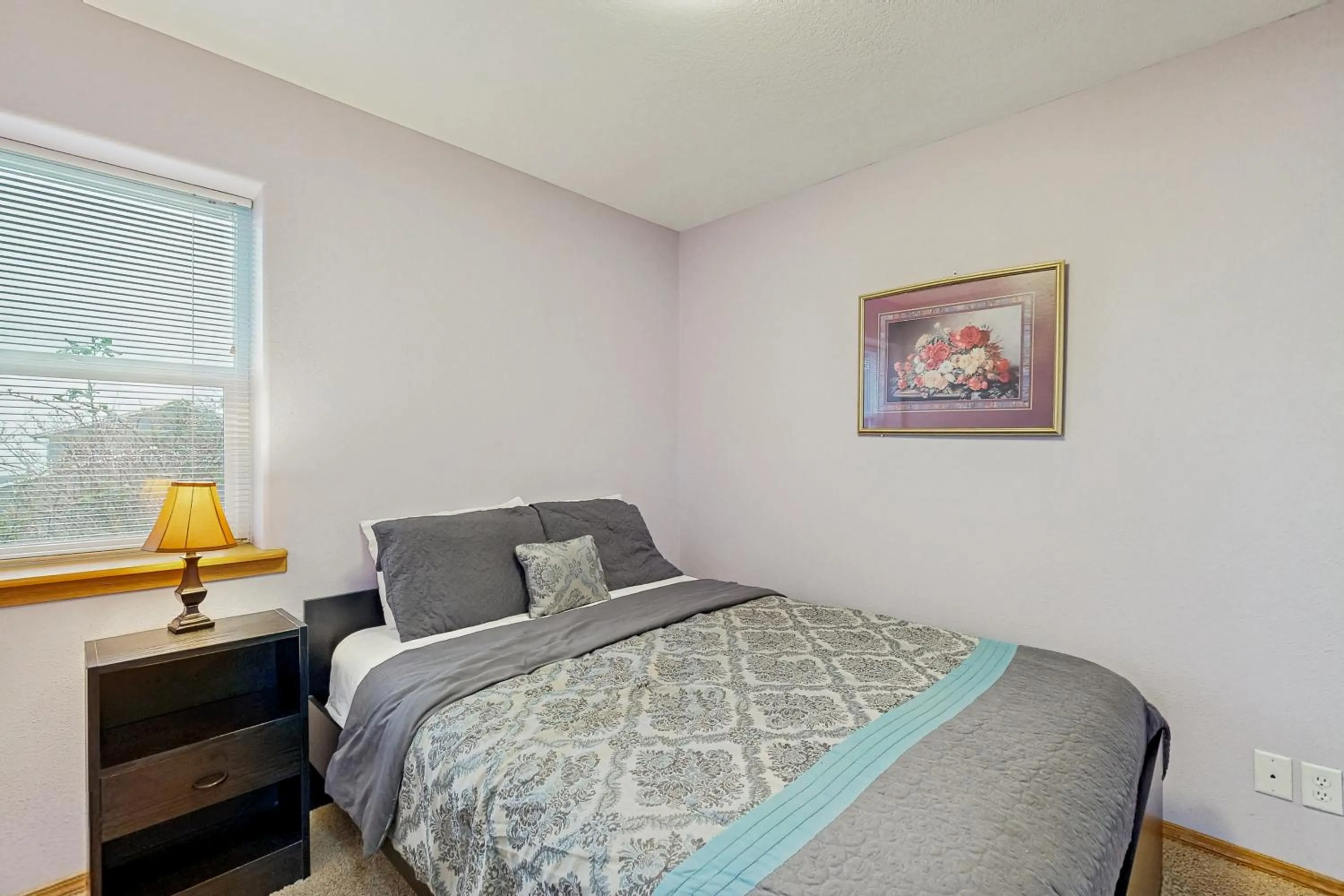 Bed in Pacific Coast Views