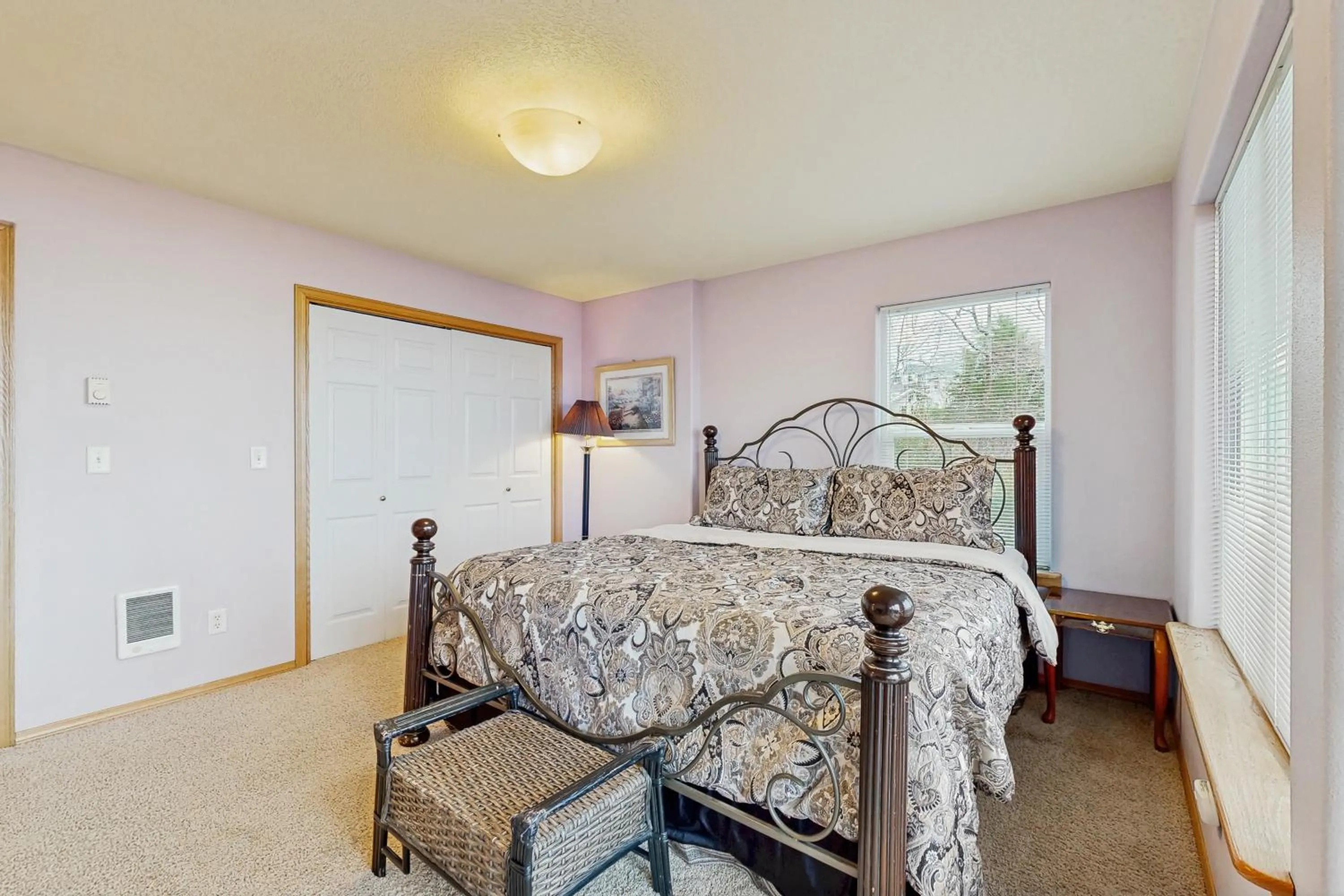 Bed in Pacific Coast Views