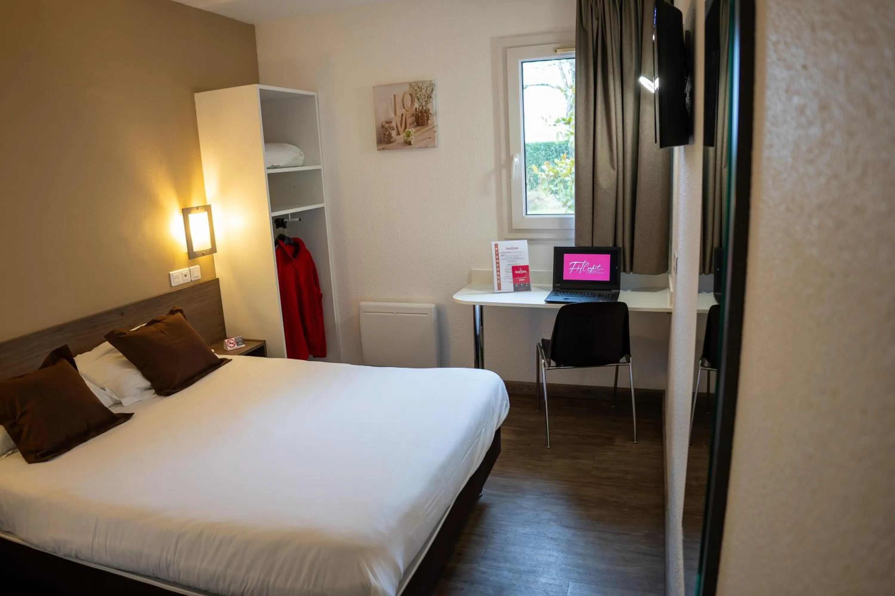 Bedroom, Bed in Fasthôtel Périgueux - Un Hôtel FH Confort