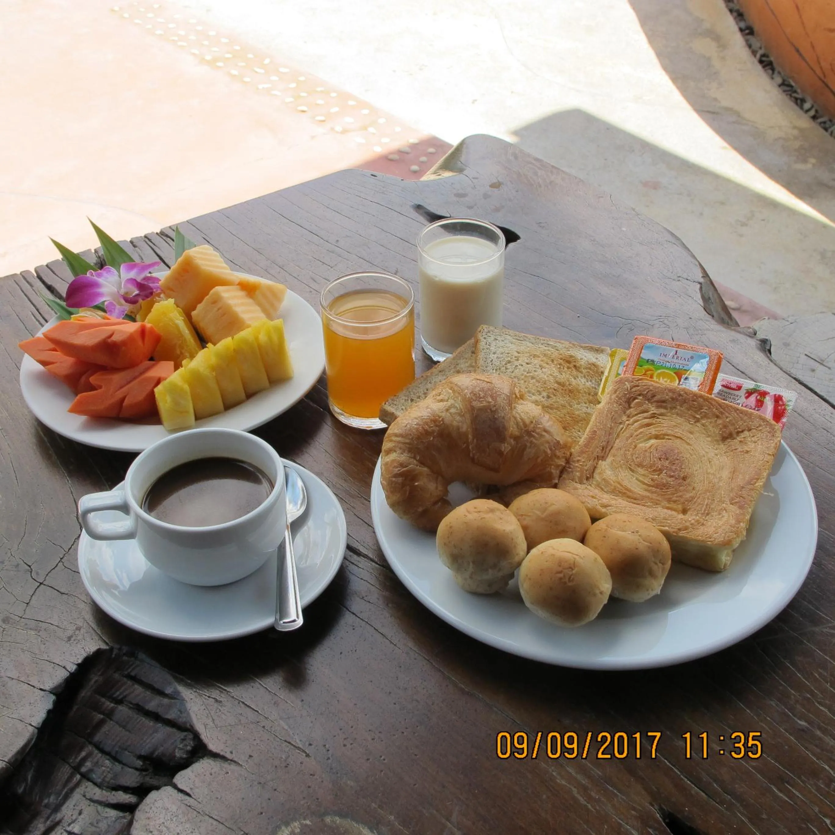 Continental breakfast in Krabi Inn Resort