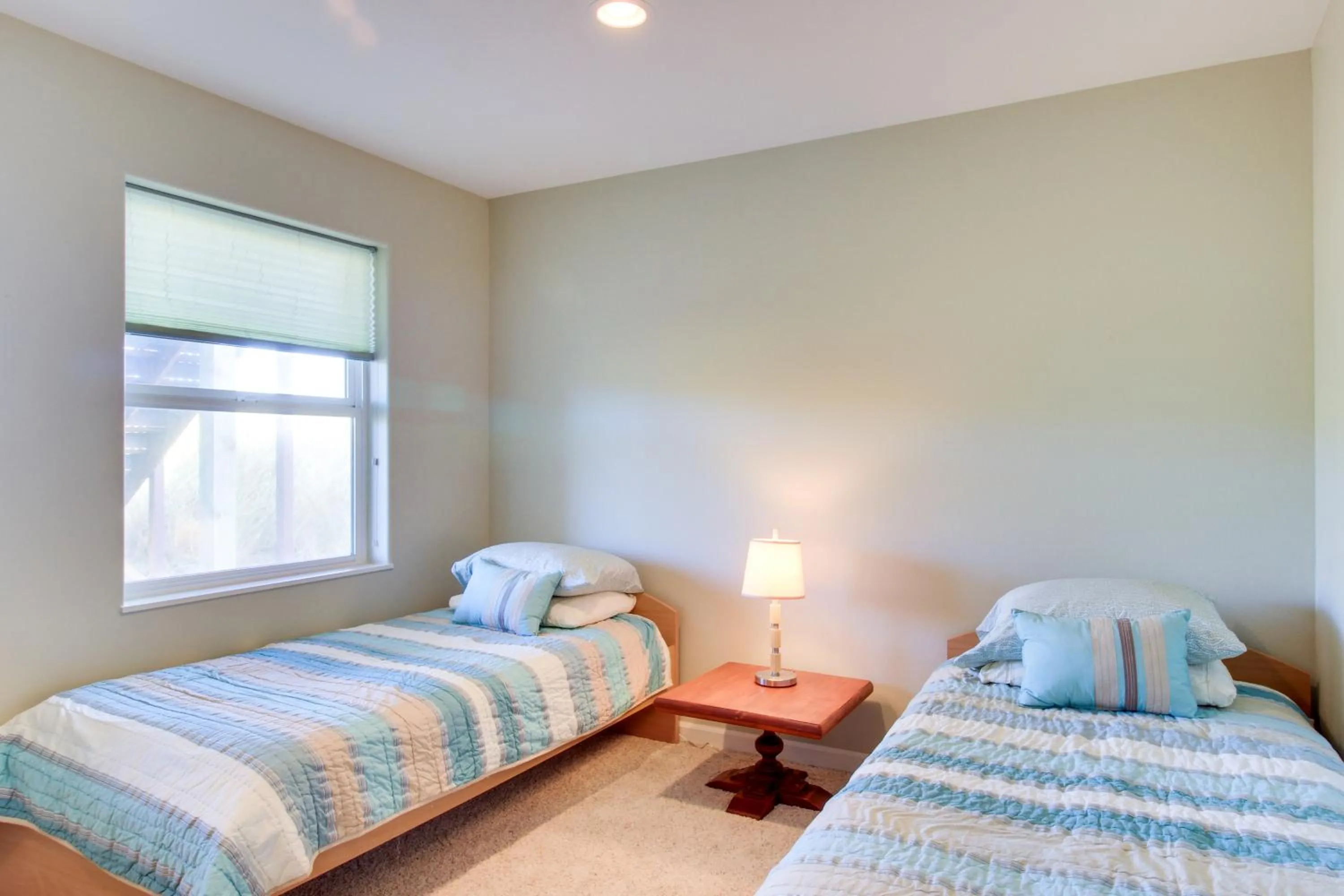 Bed in Beauty and the Beach