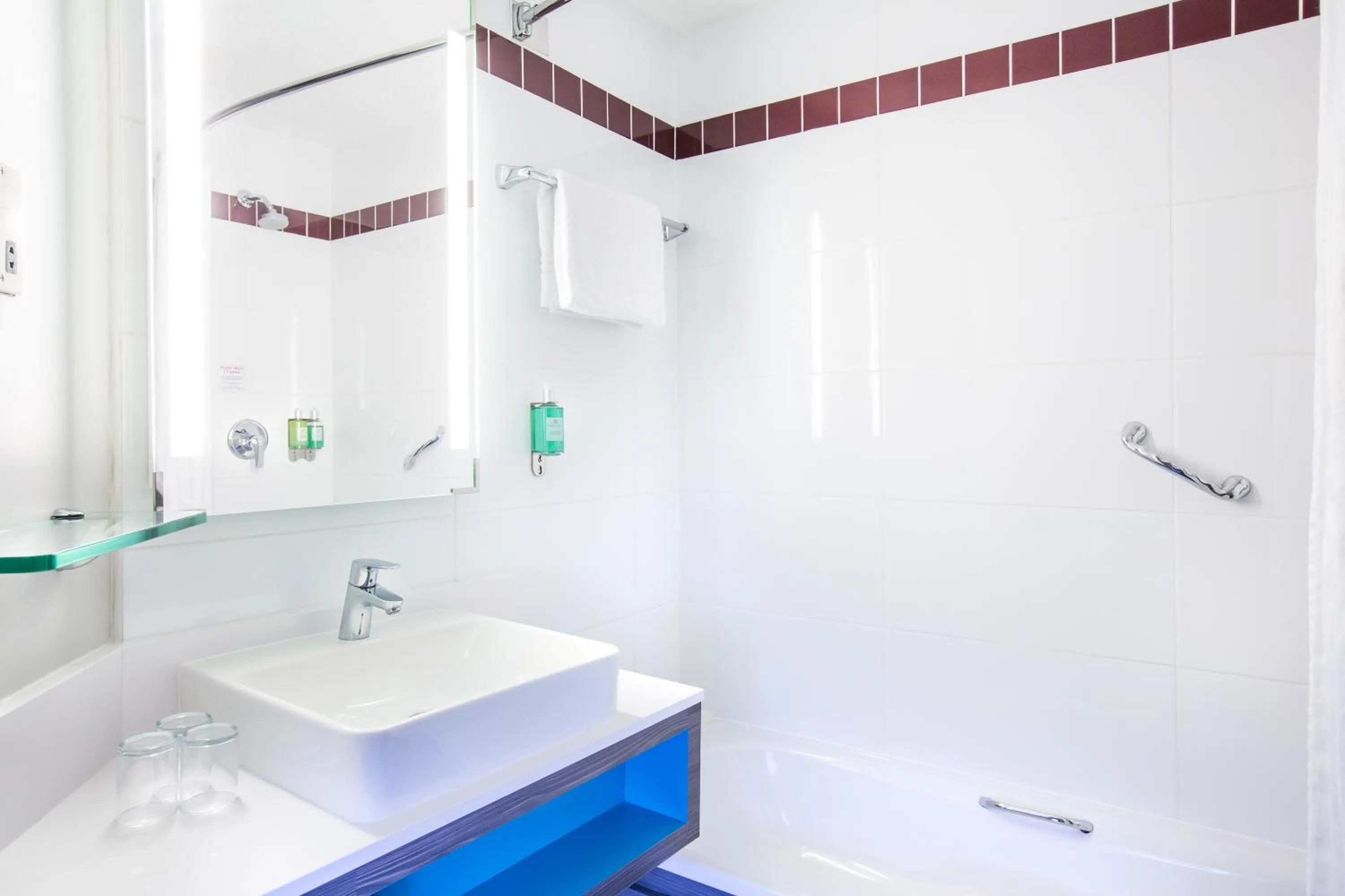 Bathroom in Leonardo Hotel Belfast