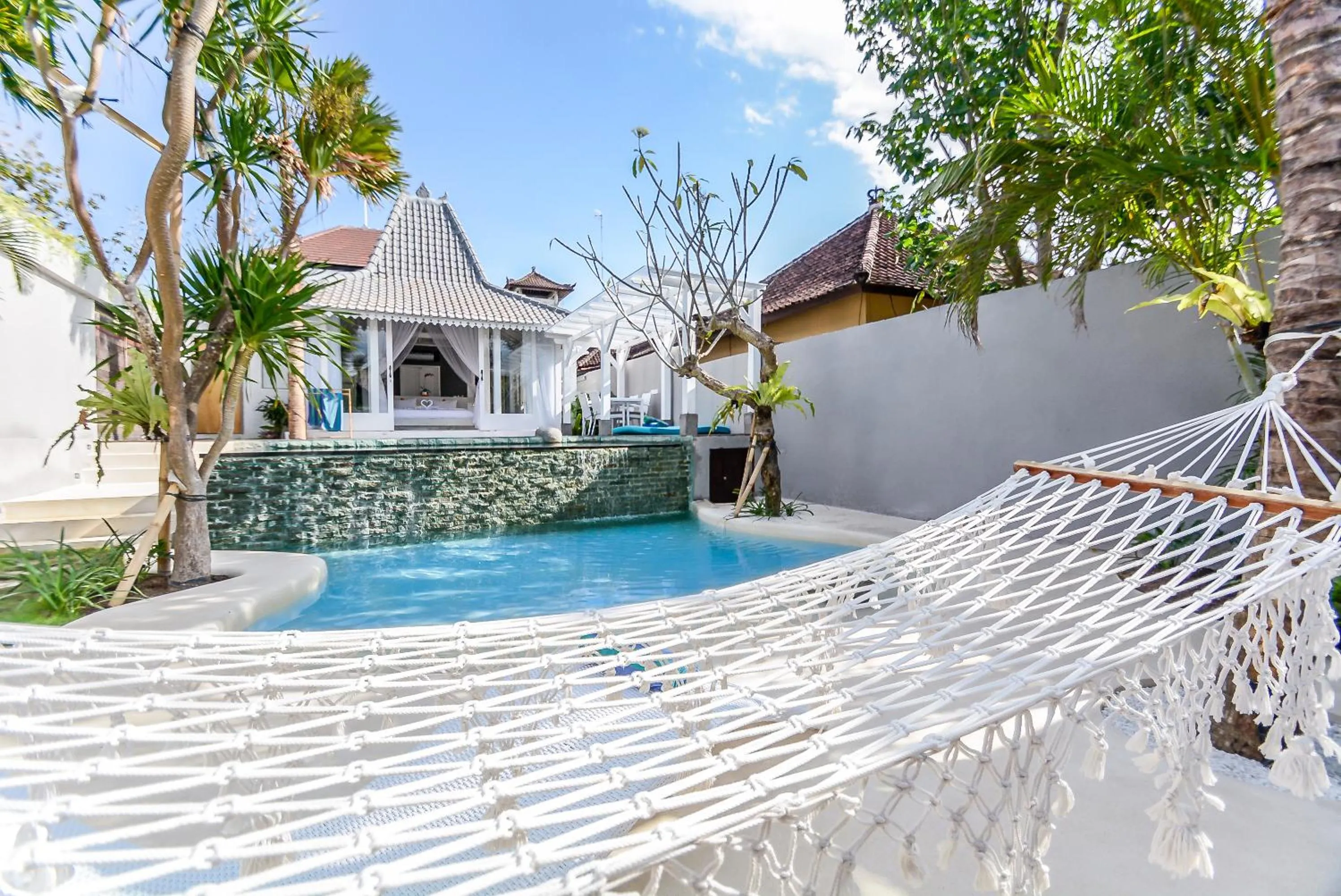 Swimming pool in Mahi Mahi Villa & Suites