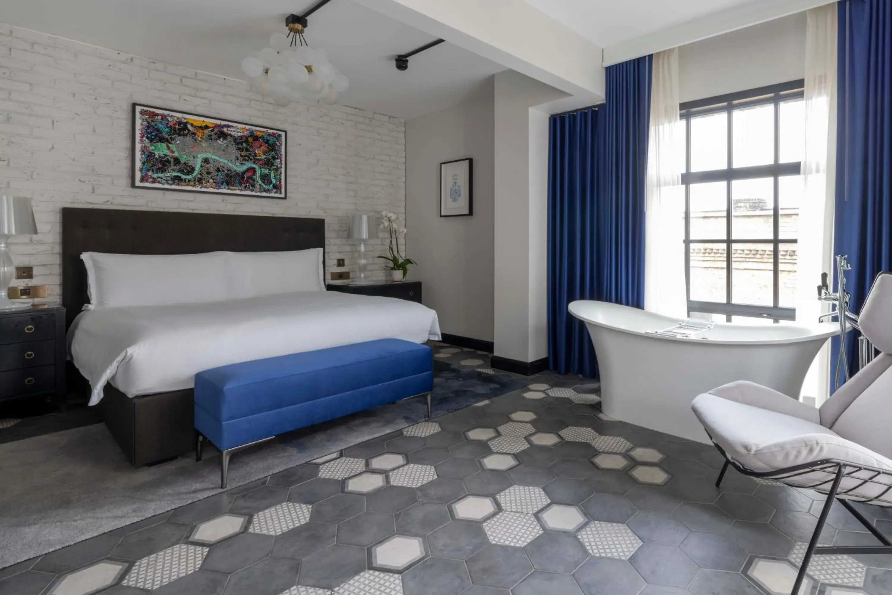 View (from property/room), Bed in Mondrian London Shoreditch View (from property/room), Bed in Mondrian London Shoreditch