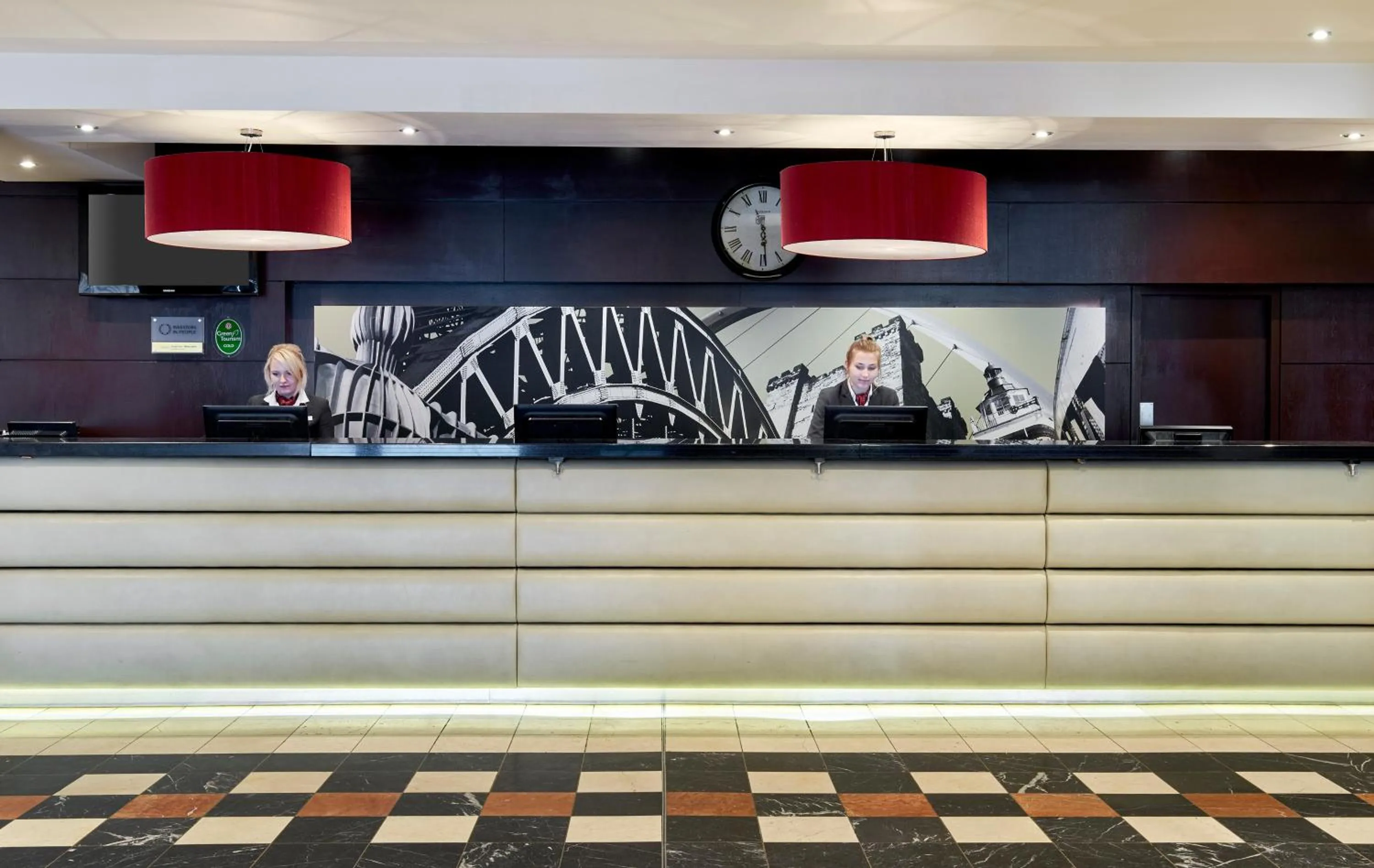 Lobby or reception in Leonardo Hotel Newcastle