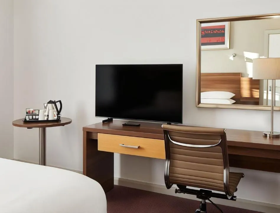 Bedroom, Bed in Leonardo Hotel Newcastle