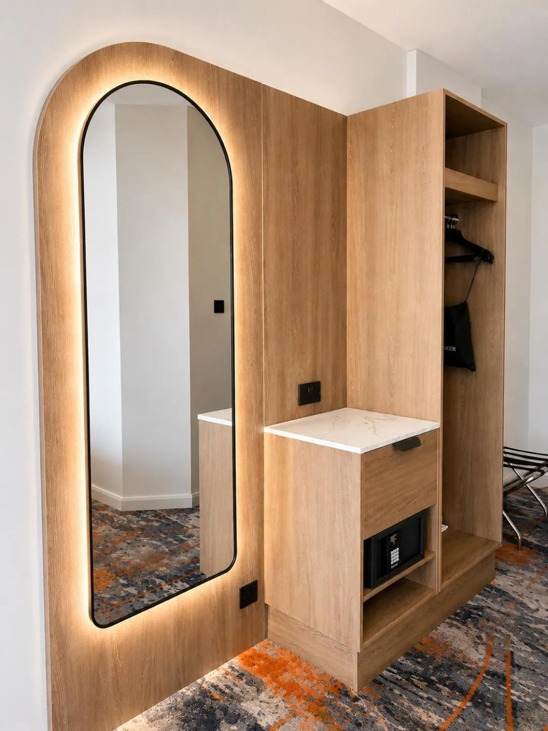 wardrobe, Bed in Leonardo Hotel Newcastle