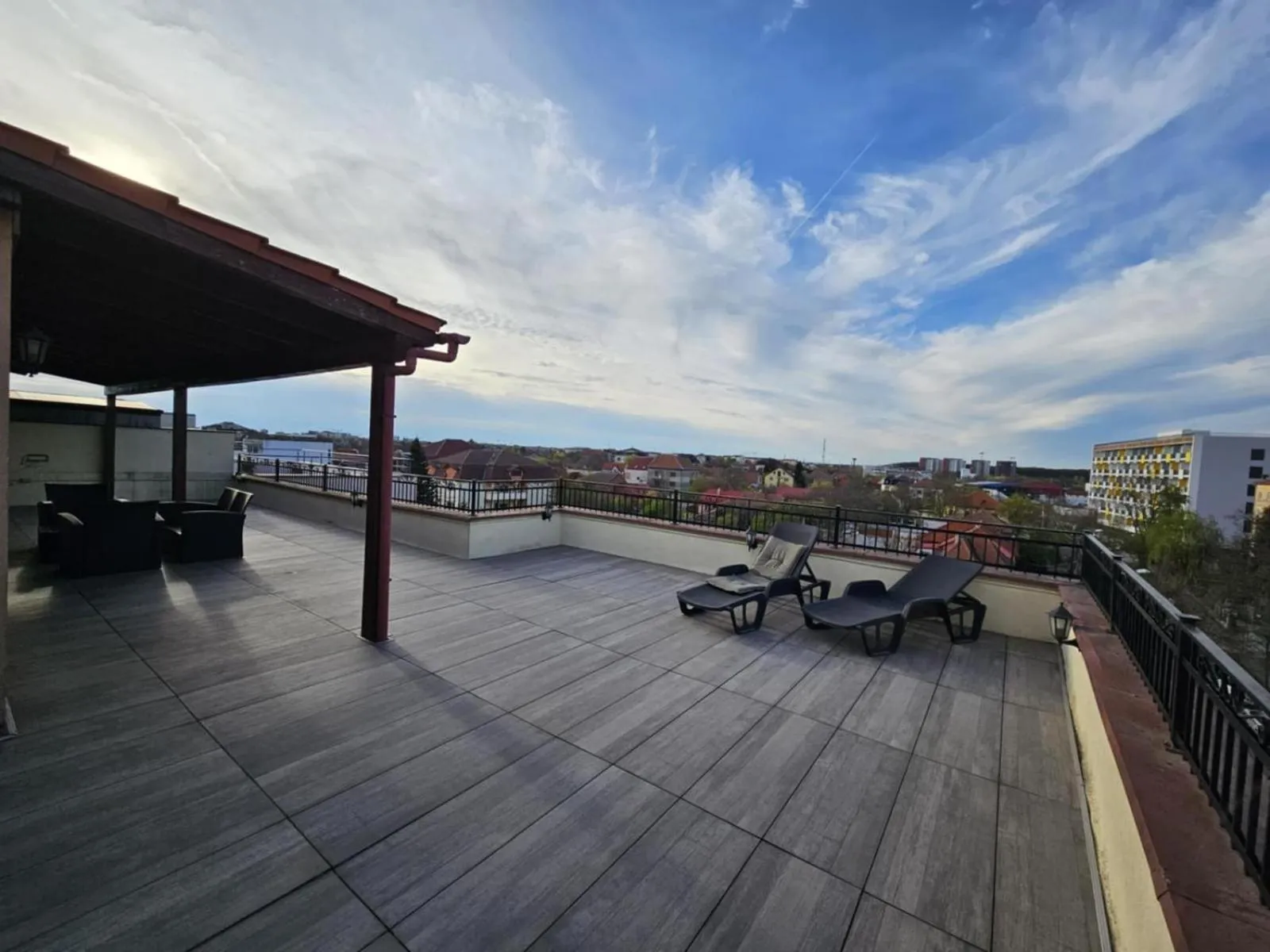 Day in Penthouse Renașterii Amazonia