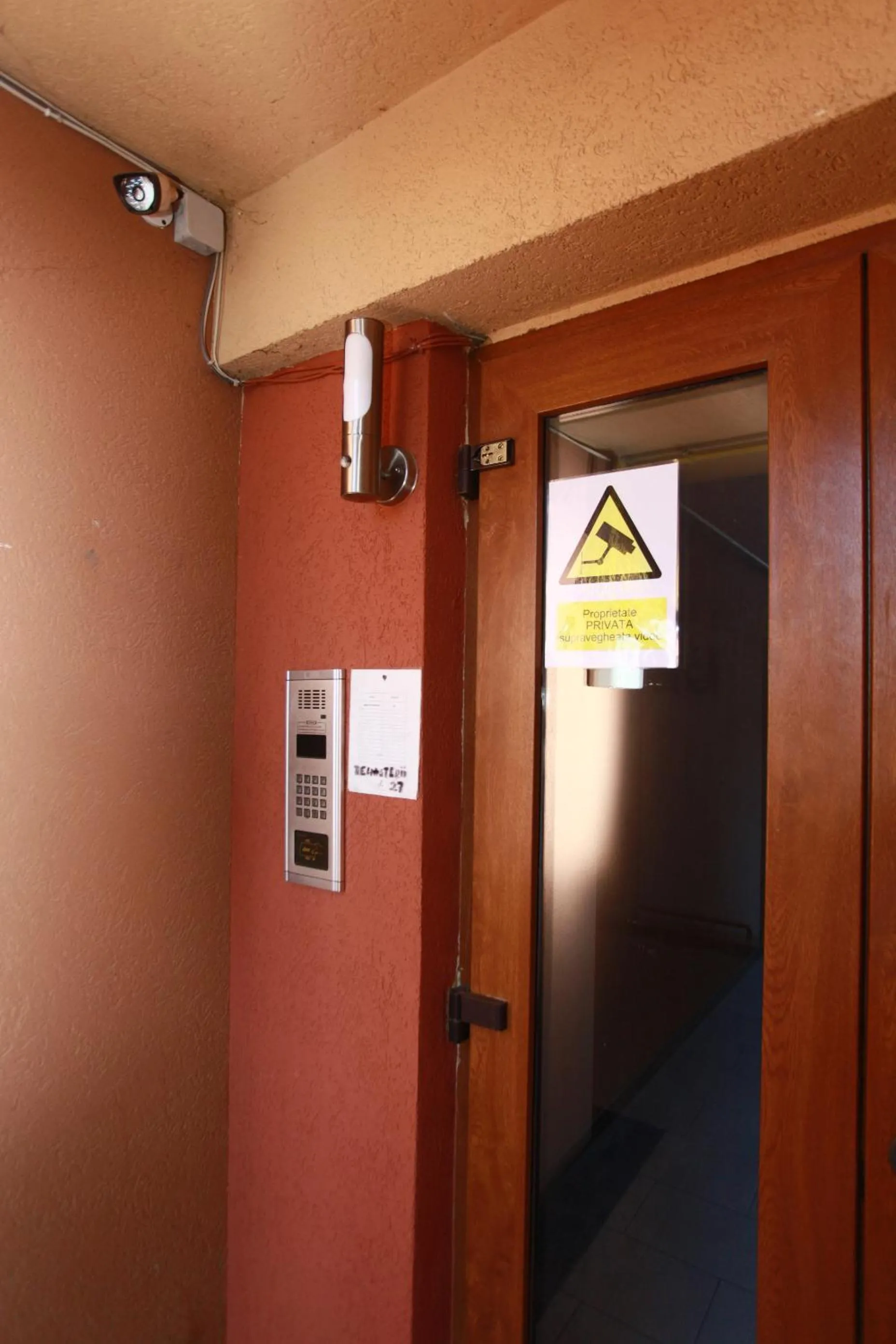 Facade/entrance in Penthouse Renașterii Amazonia