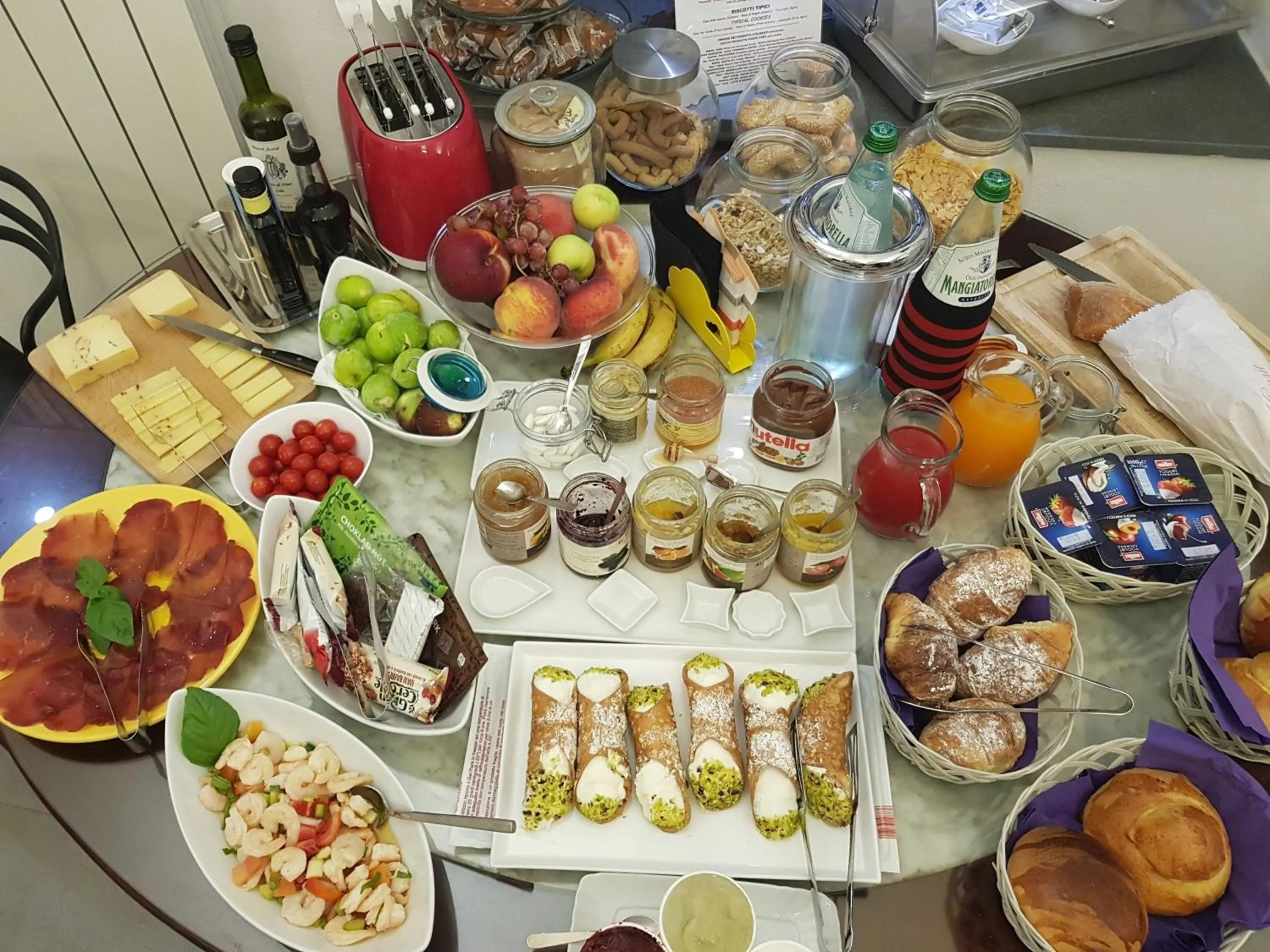 Food and drinks in La Foresteria Garden Boutique B&B