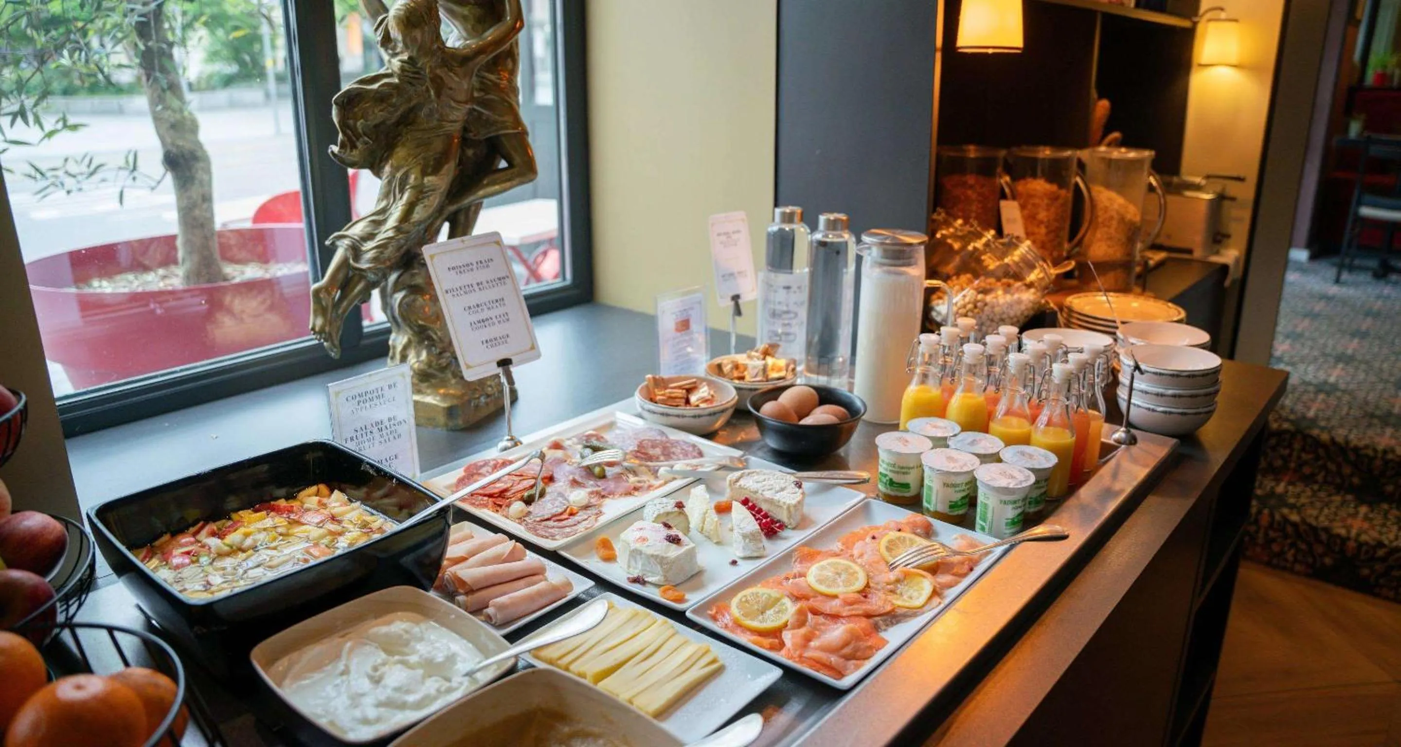 Breakfast in Best Western Plus Hotel de Dieppe 1880