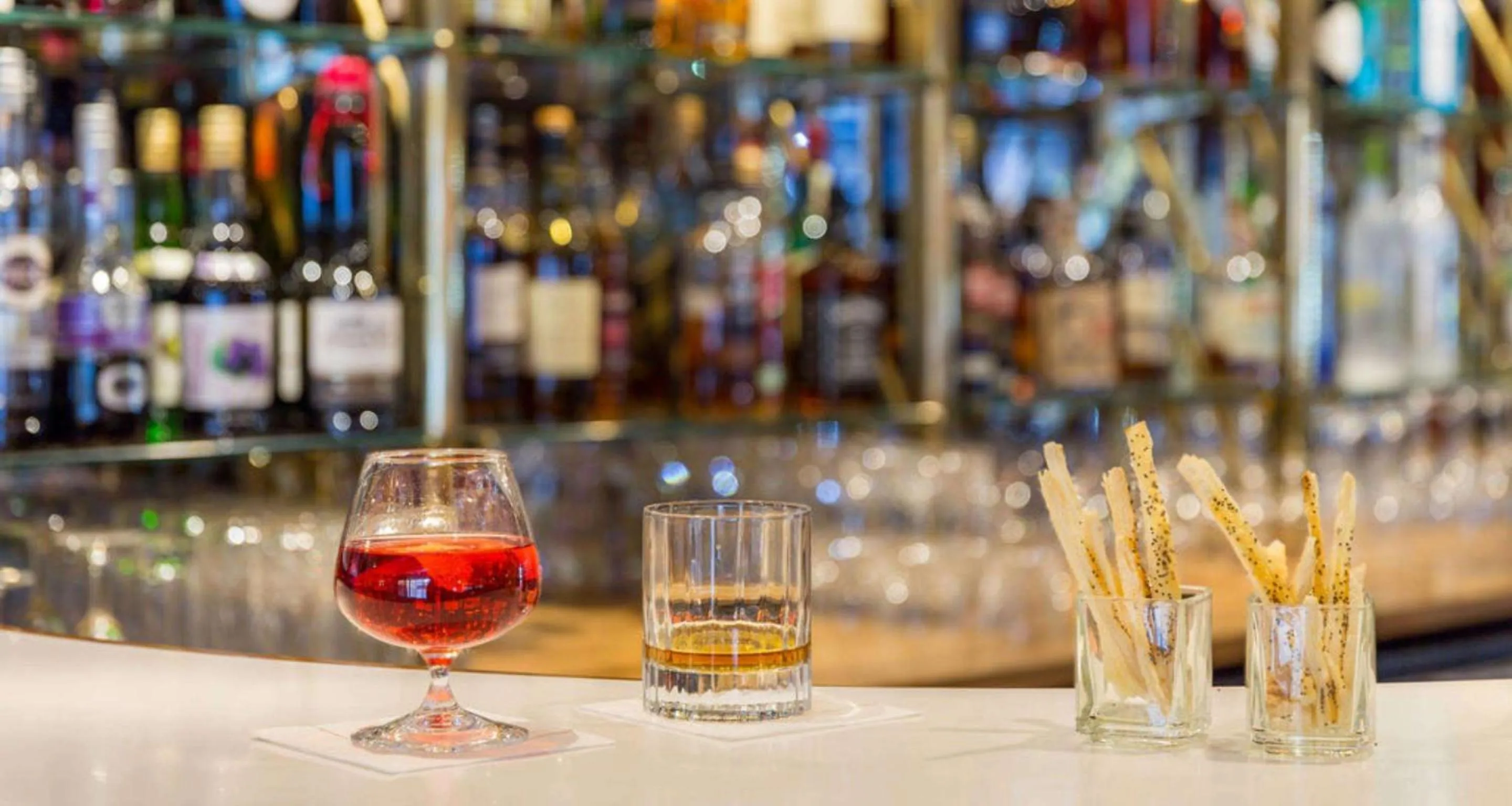 Lounge or bar in Best Western Plus Hotel de Dieppe 1880