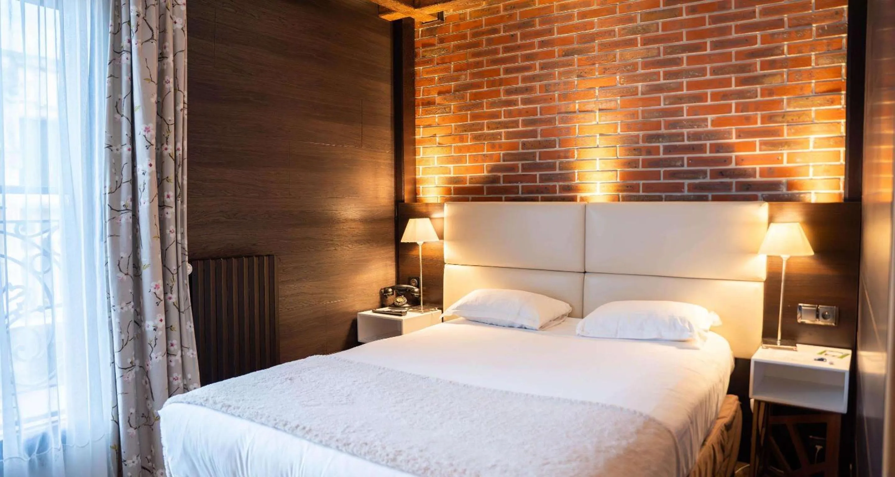 Bedroom, Bed in Best Western Plus Hotel de Dieppe 1880