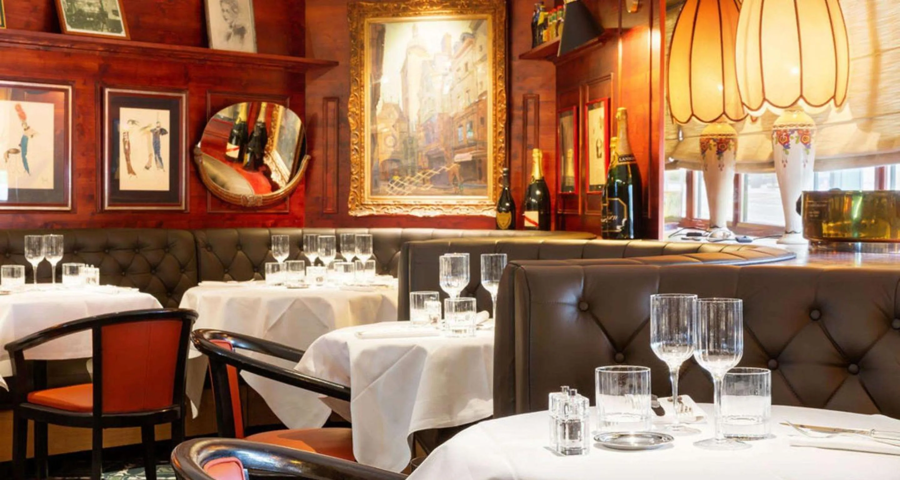 Lounge or bar in Best Western Plus Hotel de Dieppe 1880